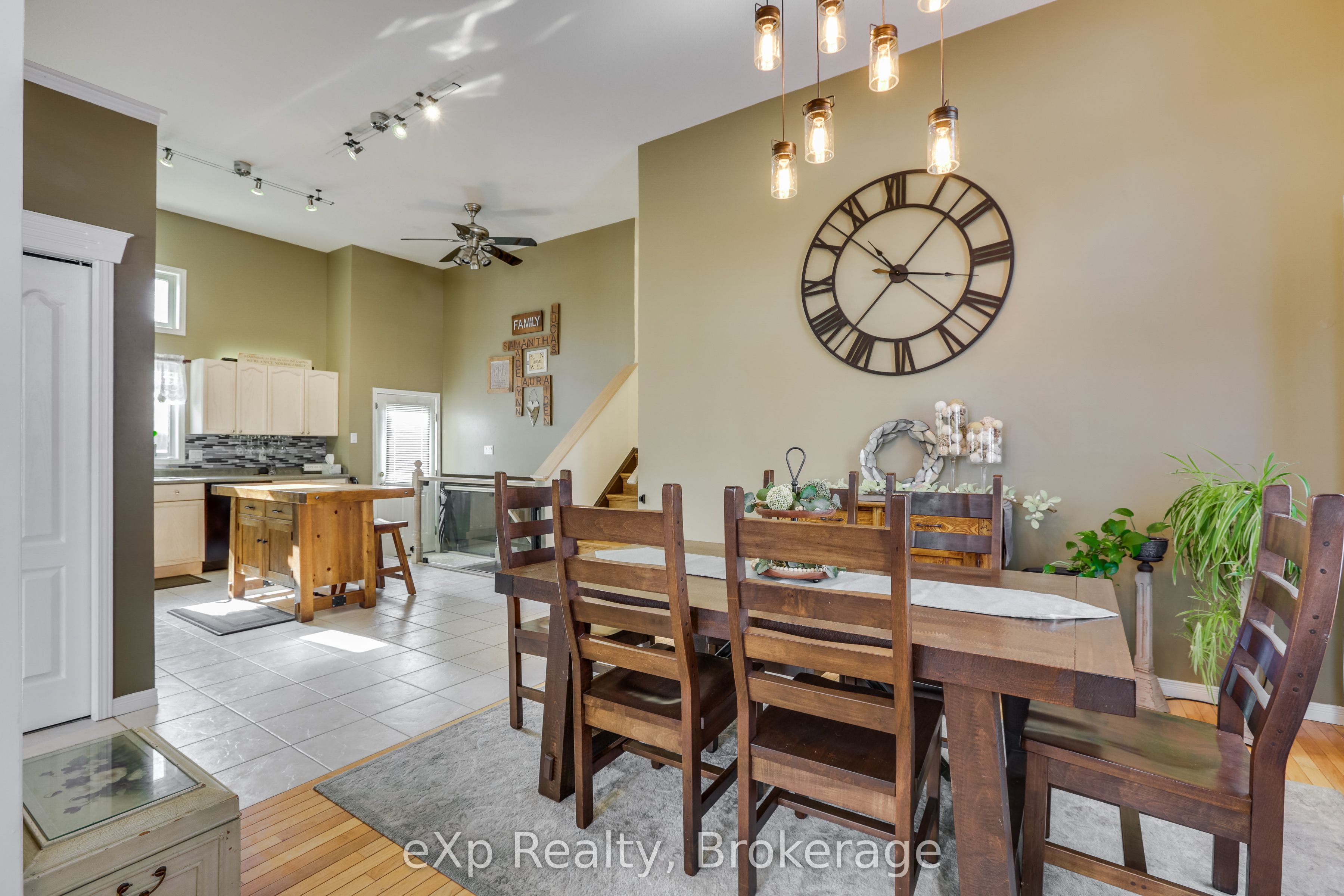 547 Forest Creek Place Property Photo 7