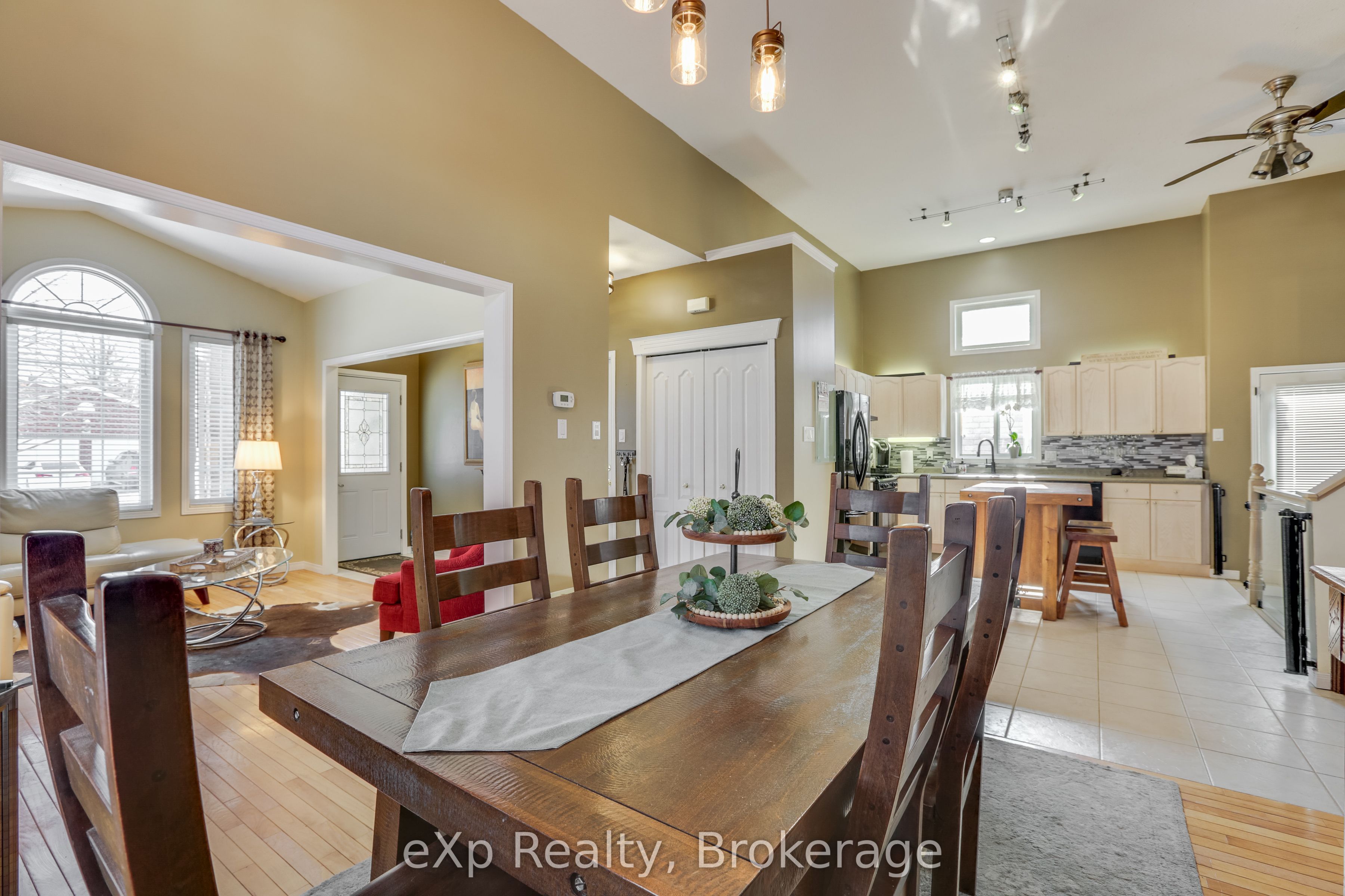 547 Forest Creek Place Property Photo 8