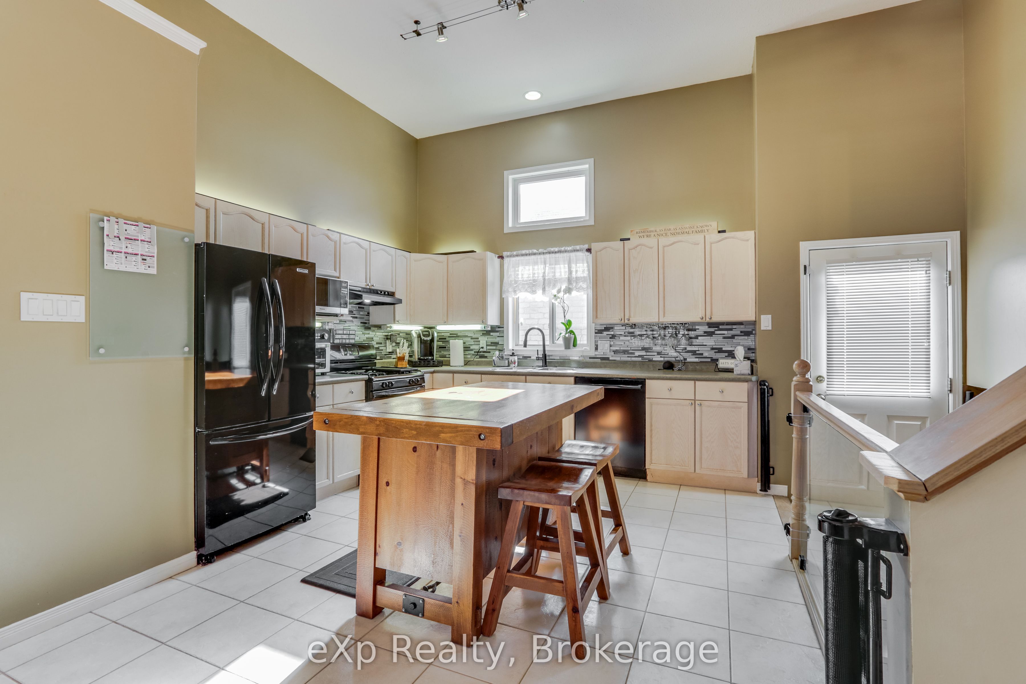 547 Forest Creek Place Property Photo 12