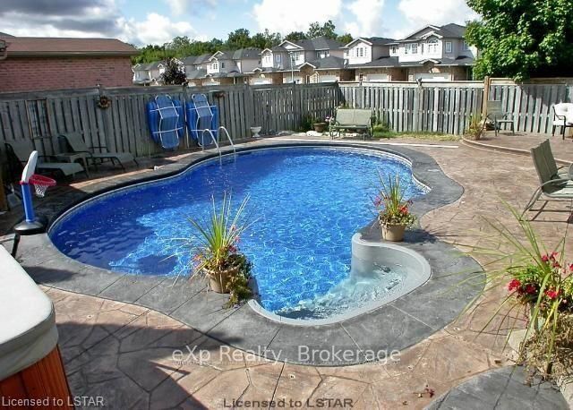 547 Forest Creek Place Property Photo 43
