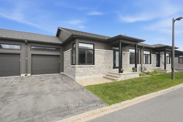 33 Solara Private Property Photo 2