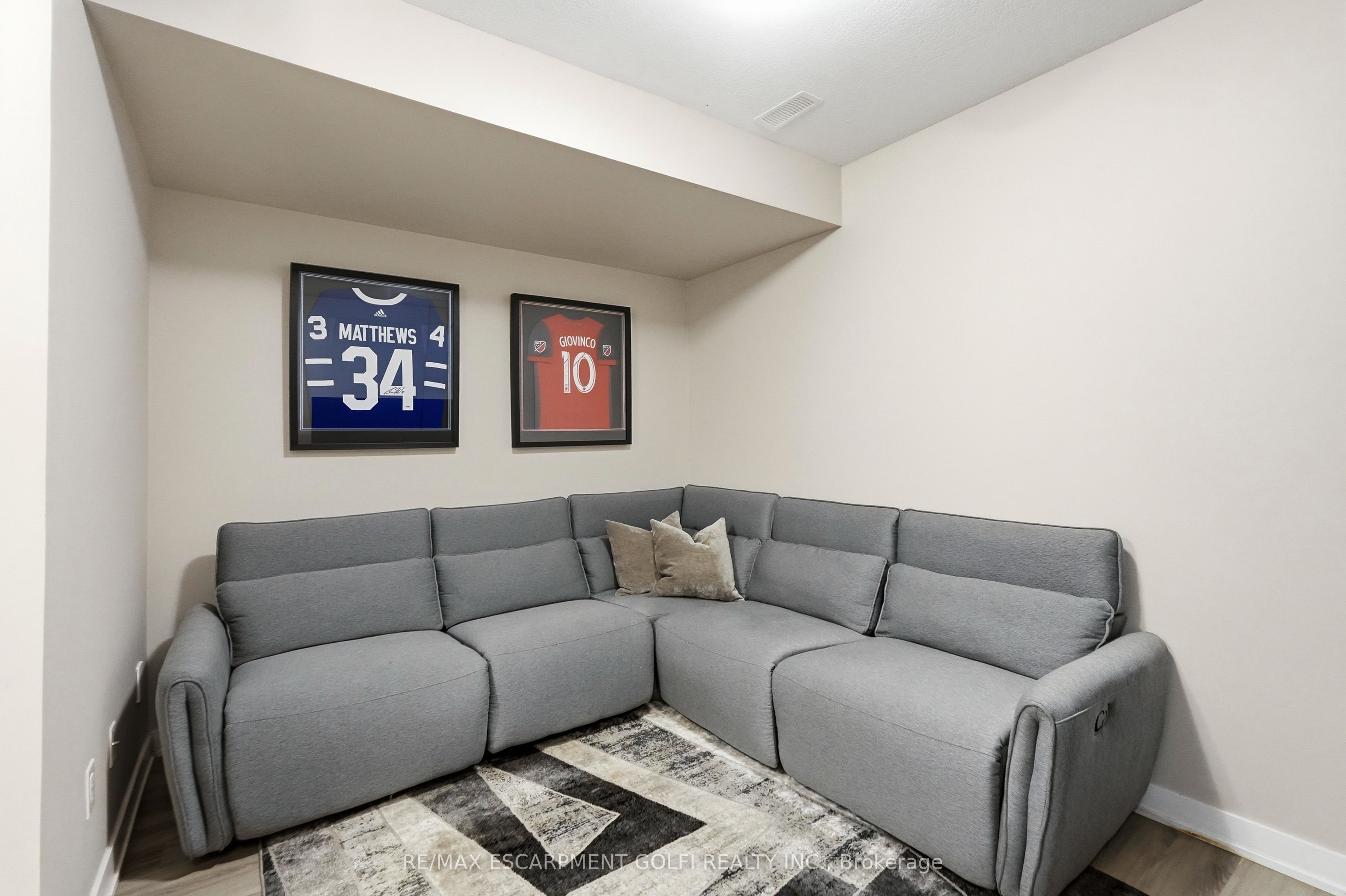 6 Mulhollard Lane Property Photo 18
