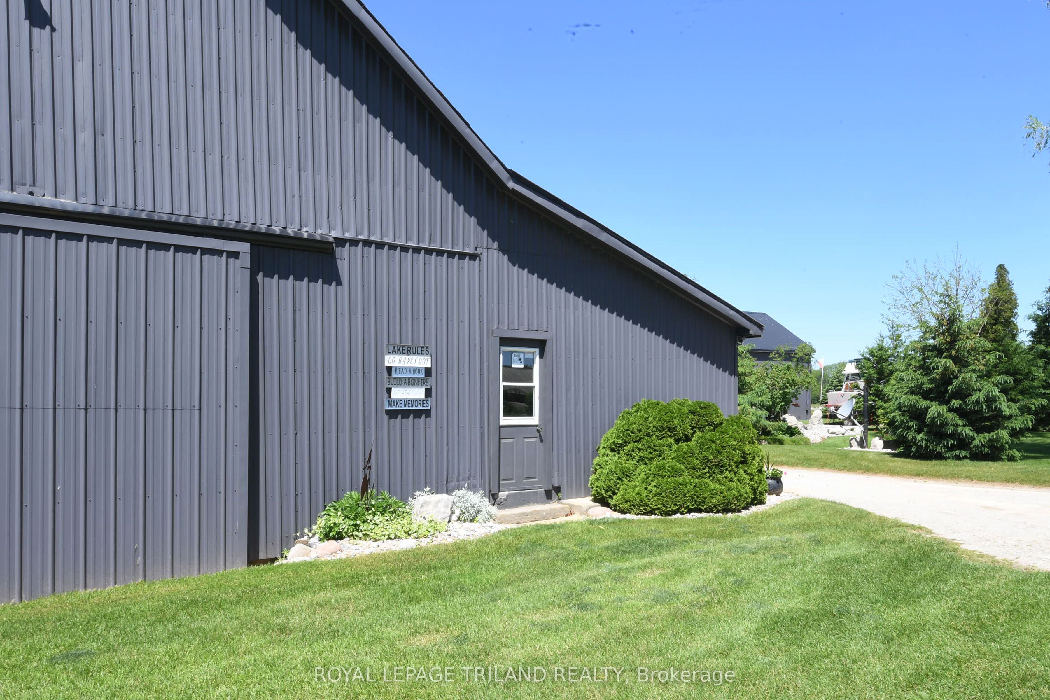 48789 Dexter Line Property Photo 23