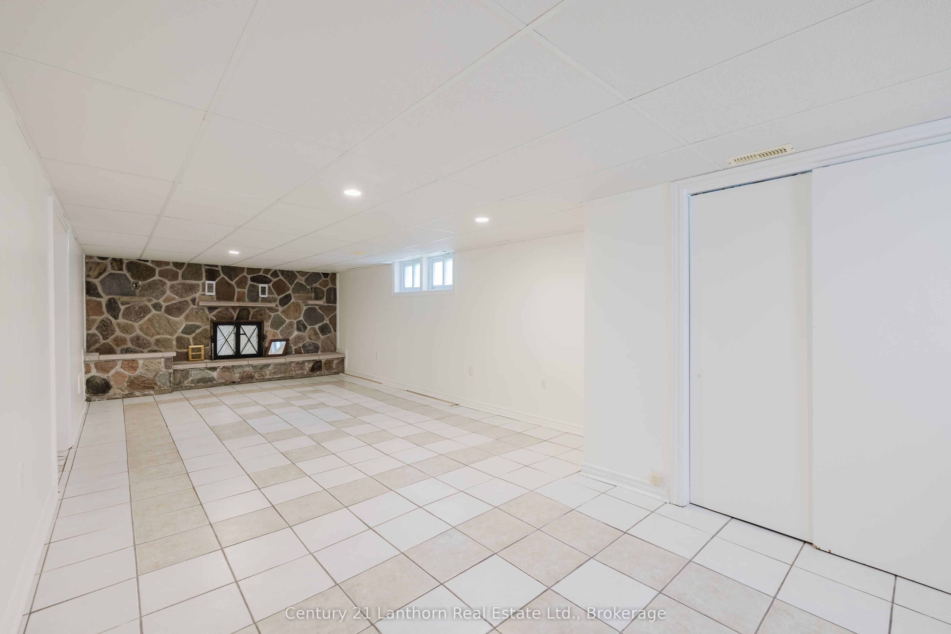23 Wood Street Property Photo 27