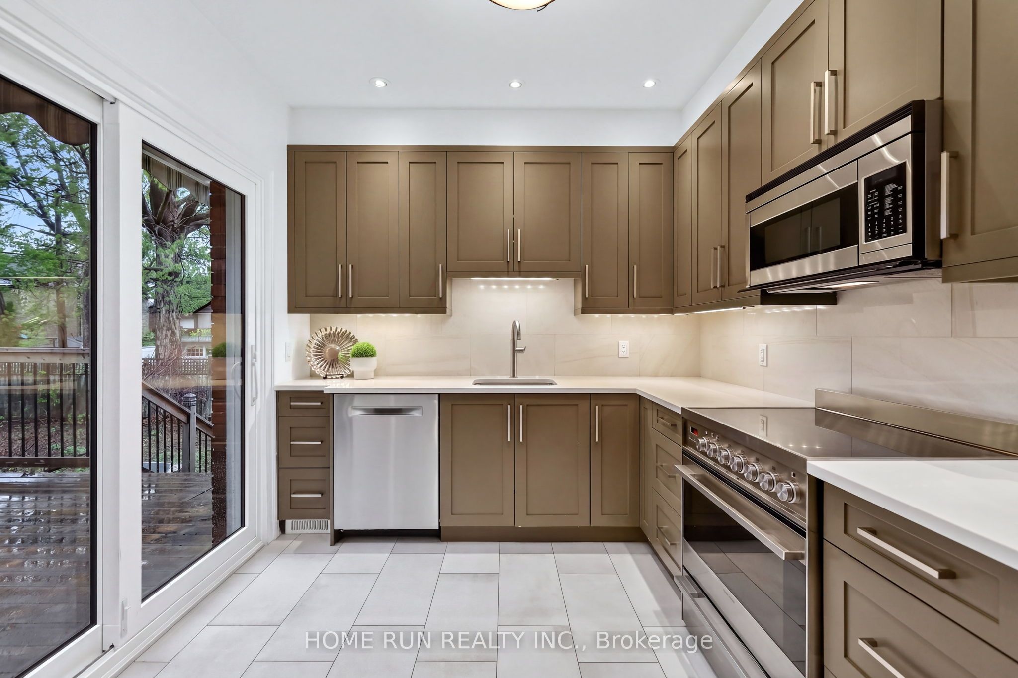 131 Acacia Avenue Property Photo 10