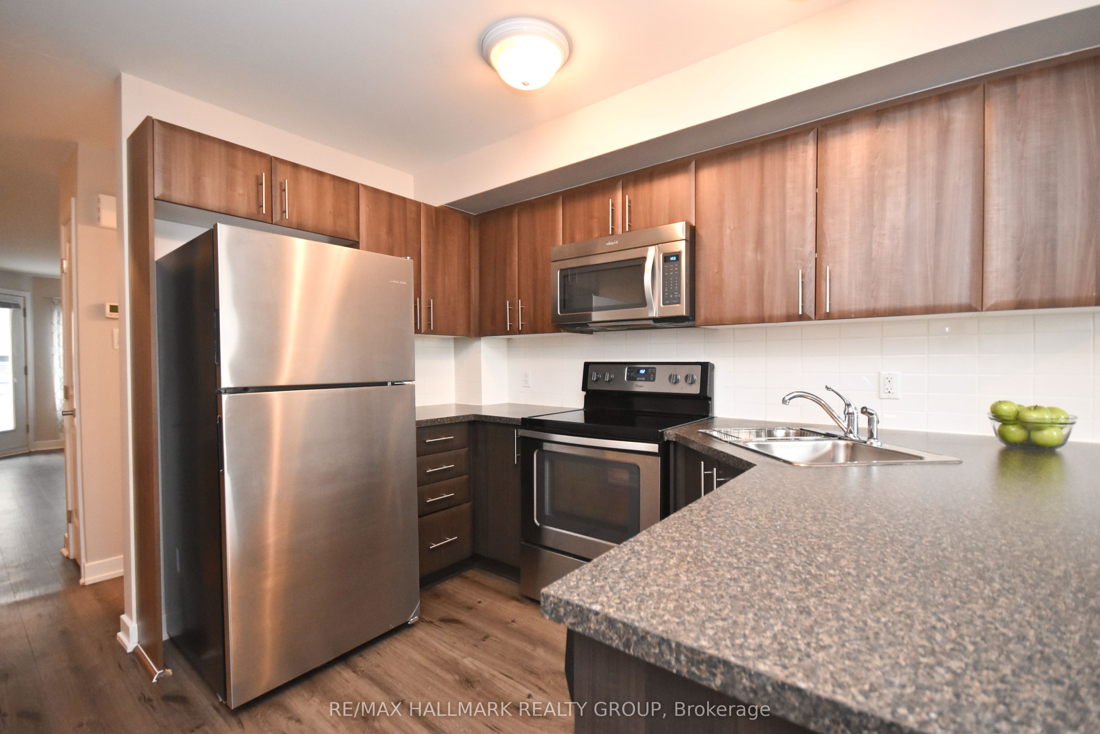 4528 Innes Road D Property Photo 6