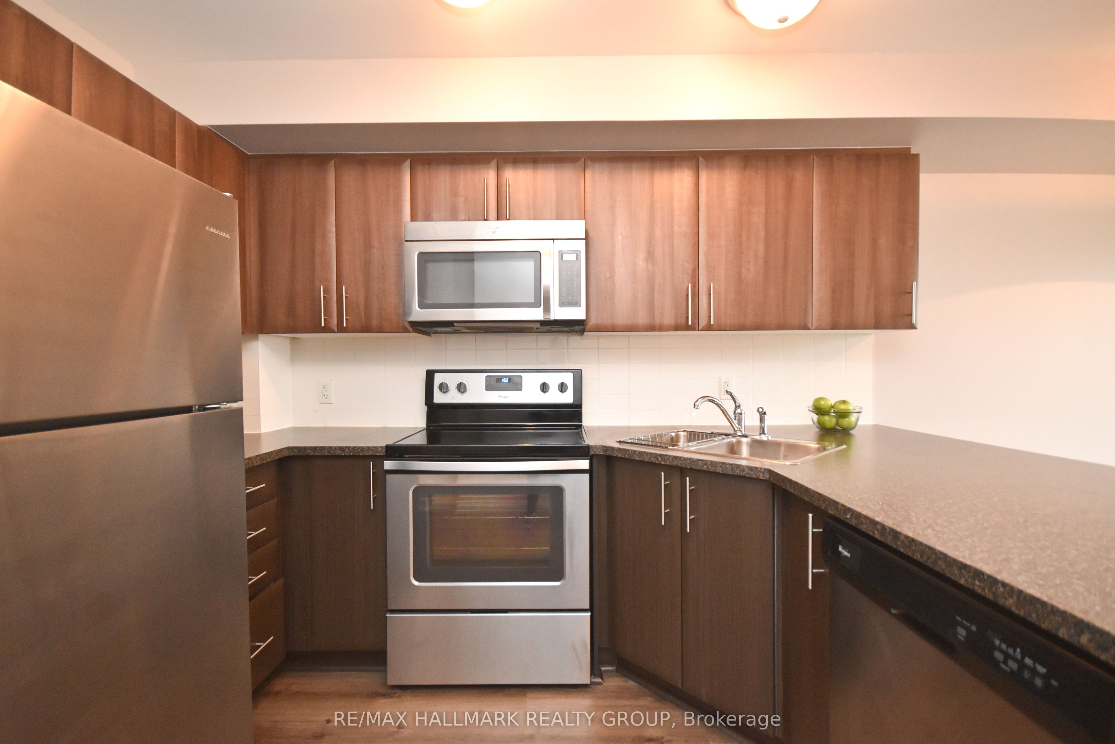 4528 Innes Road D Property Photo 9