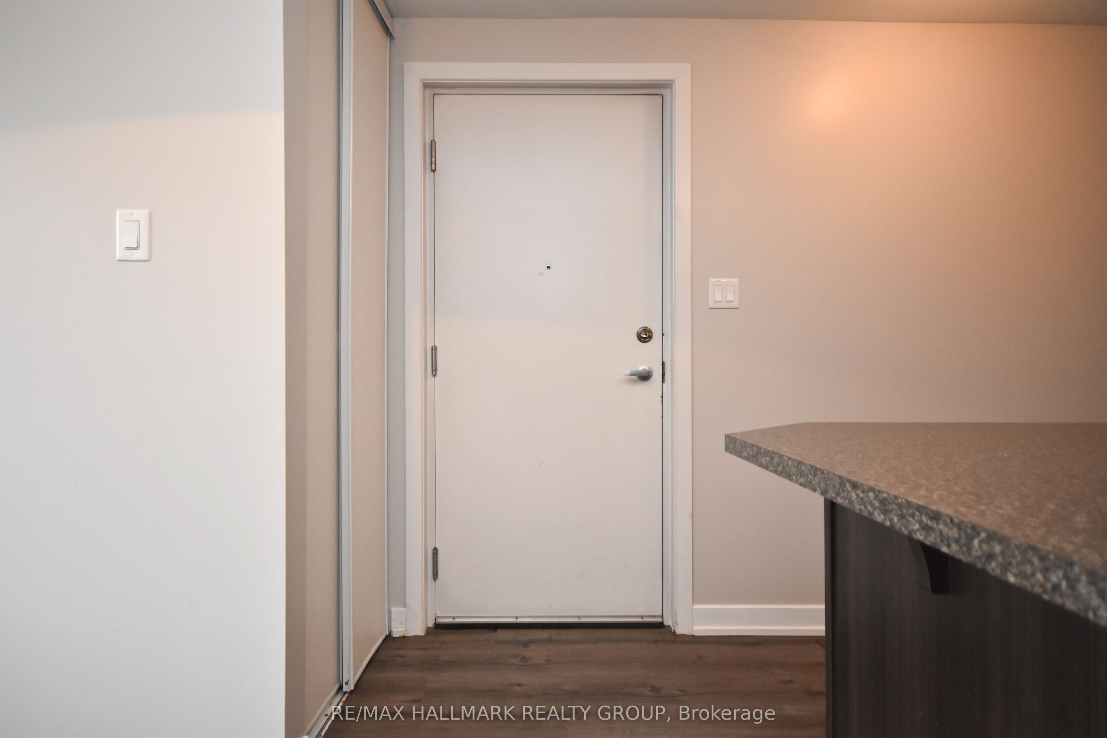 4528 Innes Road D Property Photo 10
