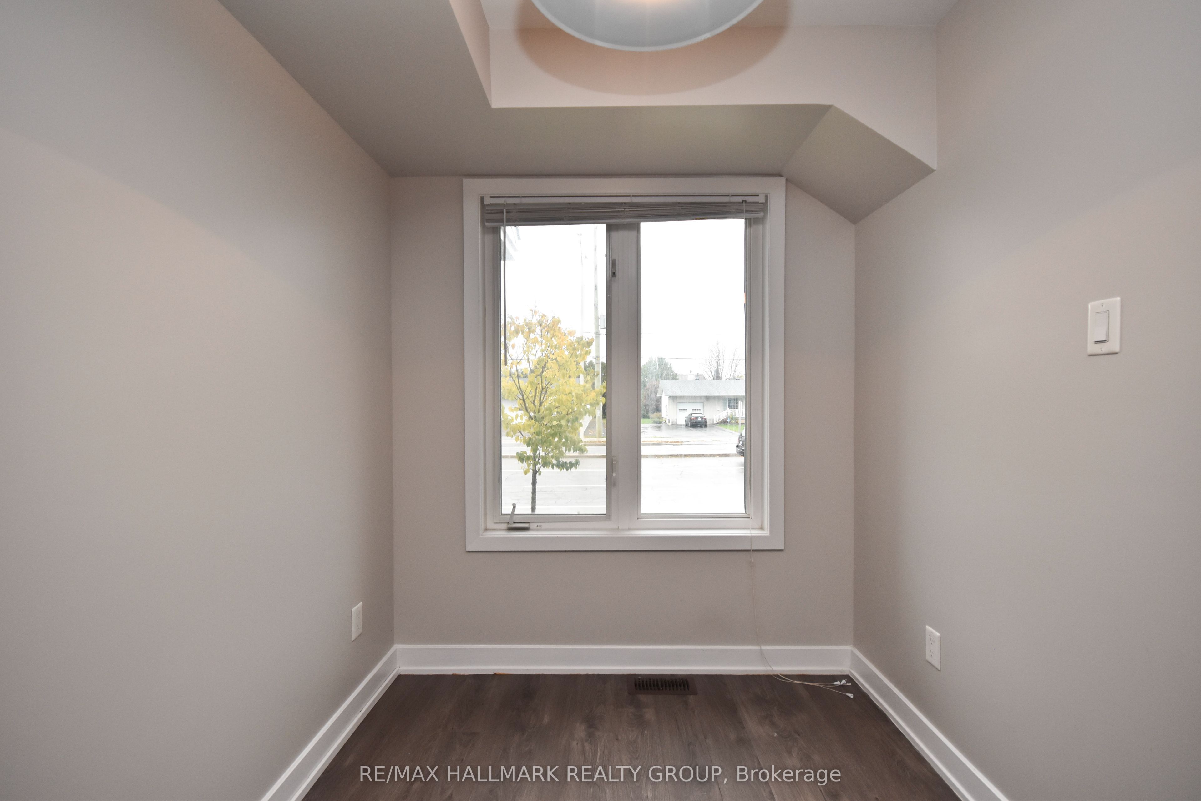4528 Innes Road D Property Photo 12