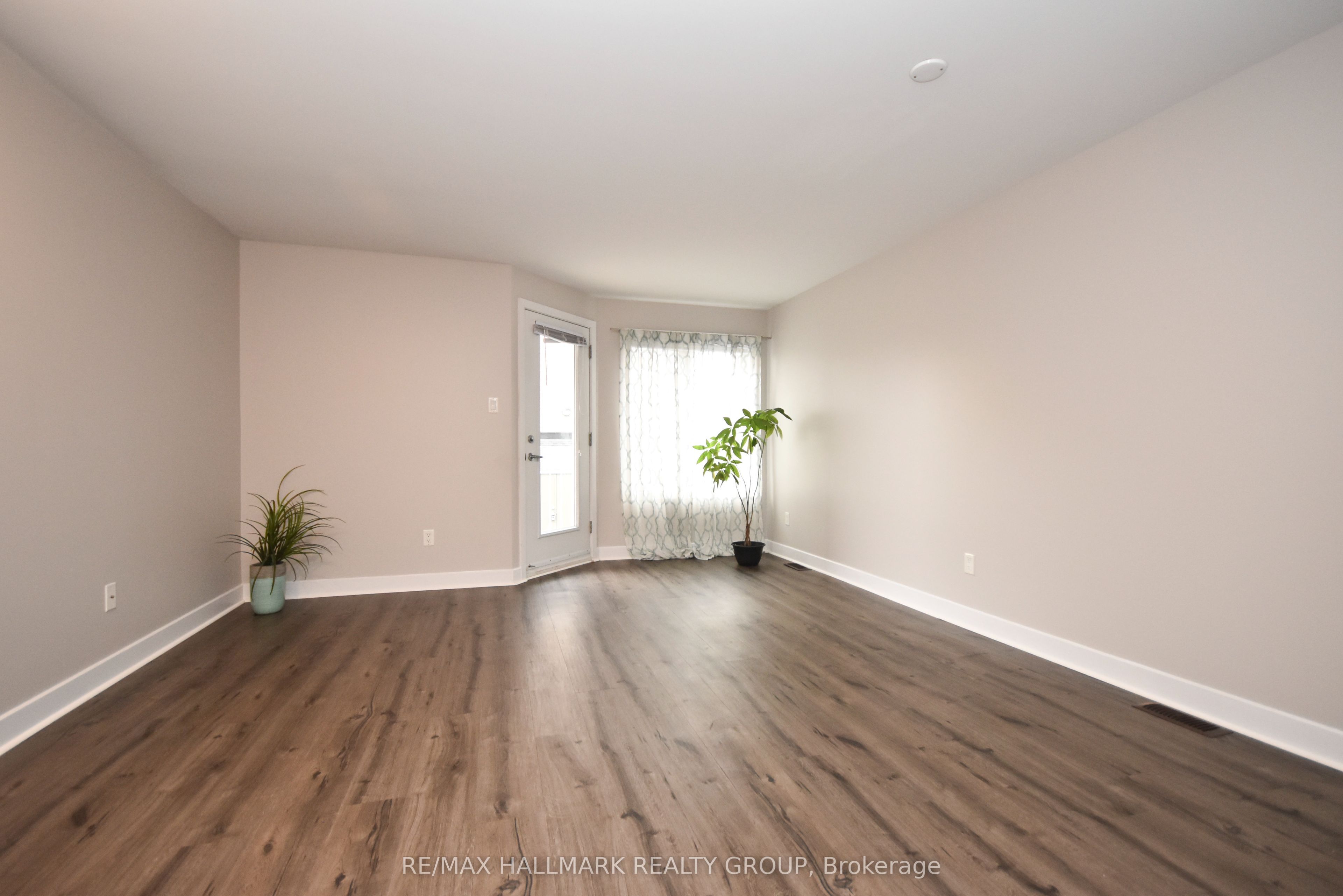 4528 Innes Road D Property Photo 13