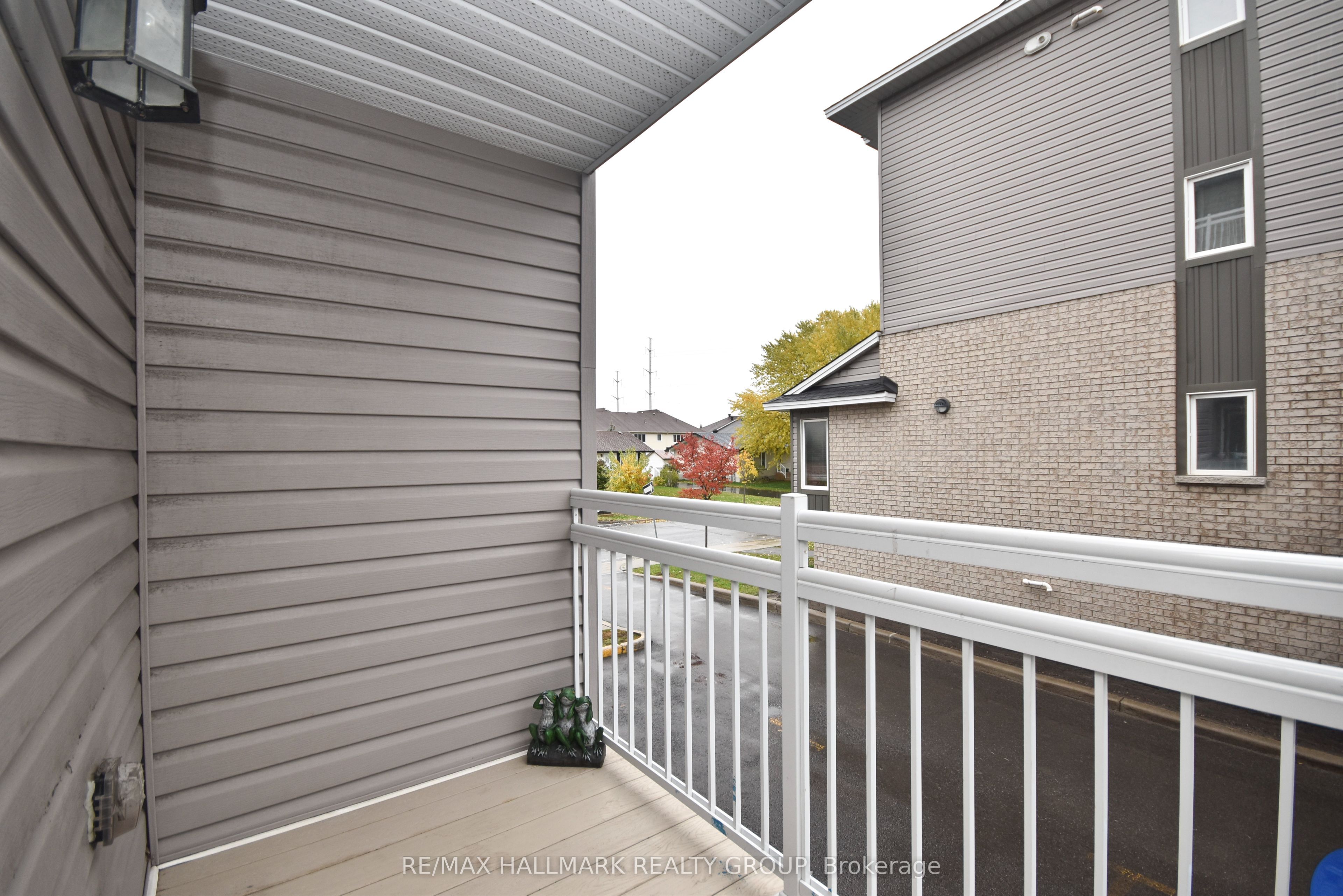 4528 Innes Road D Property Photo 18