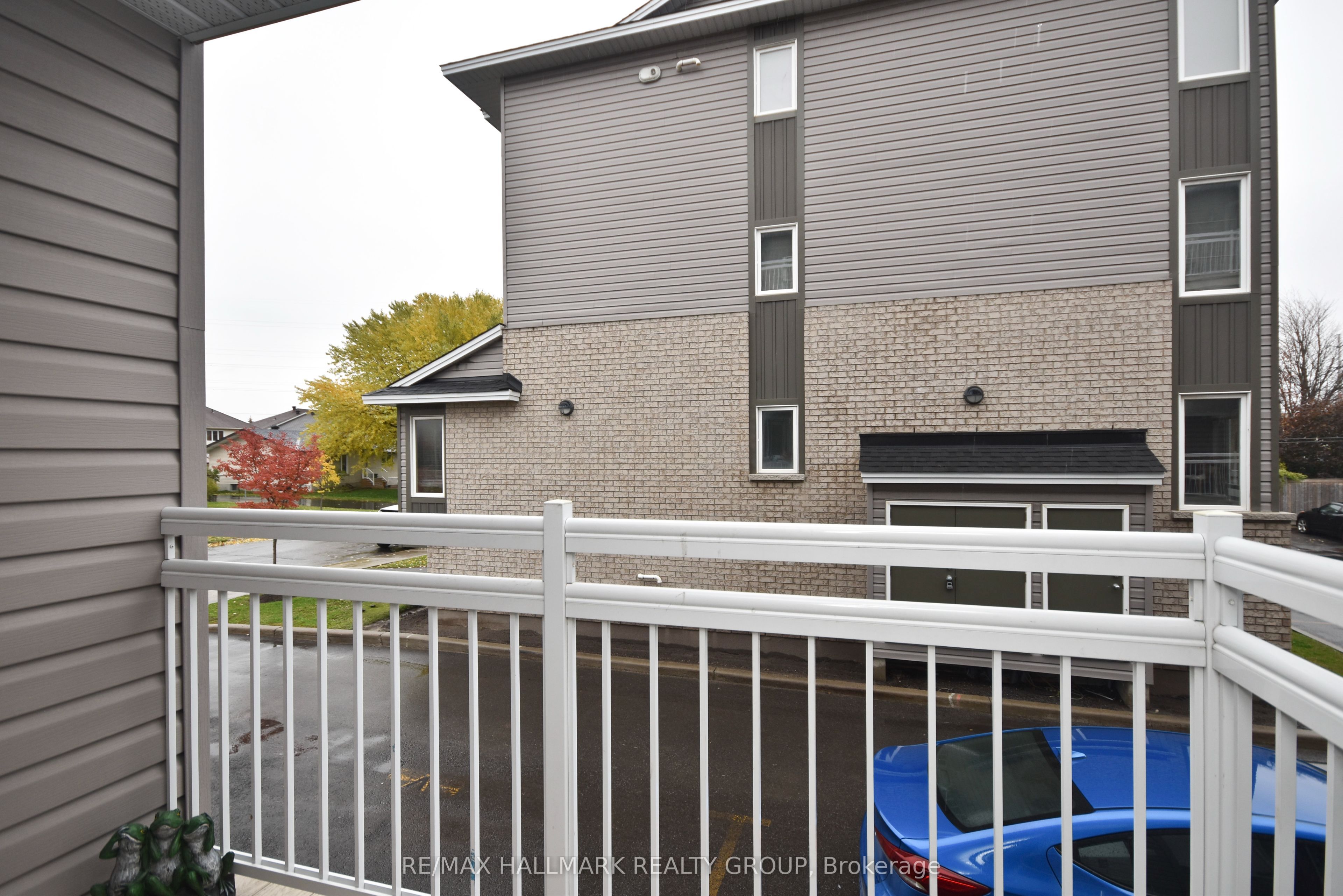 4528 Innes Road D Property Photo 19