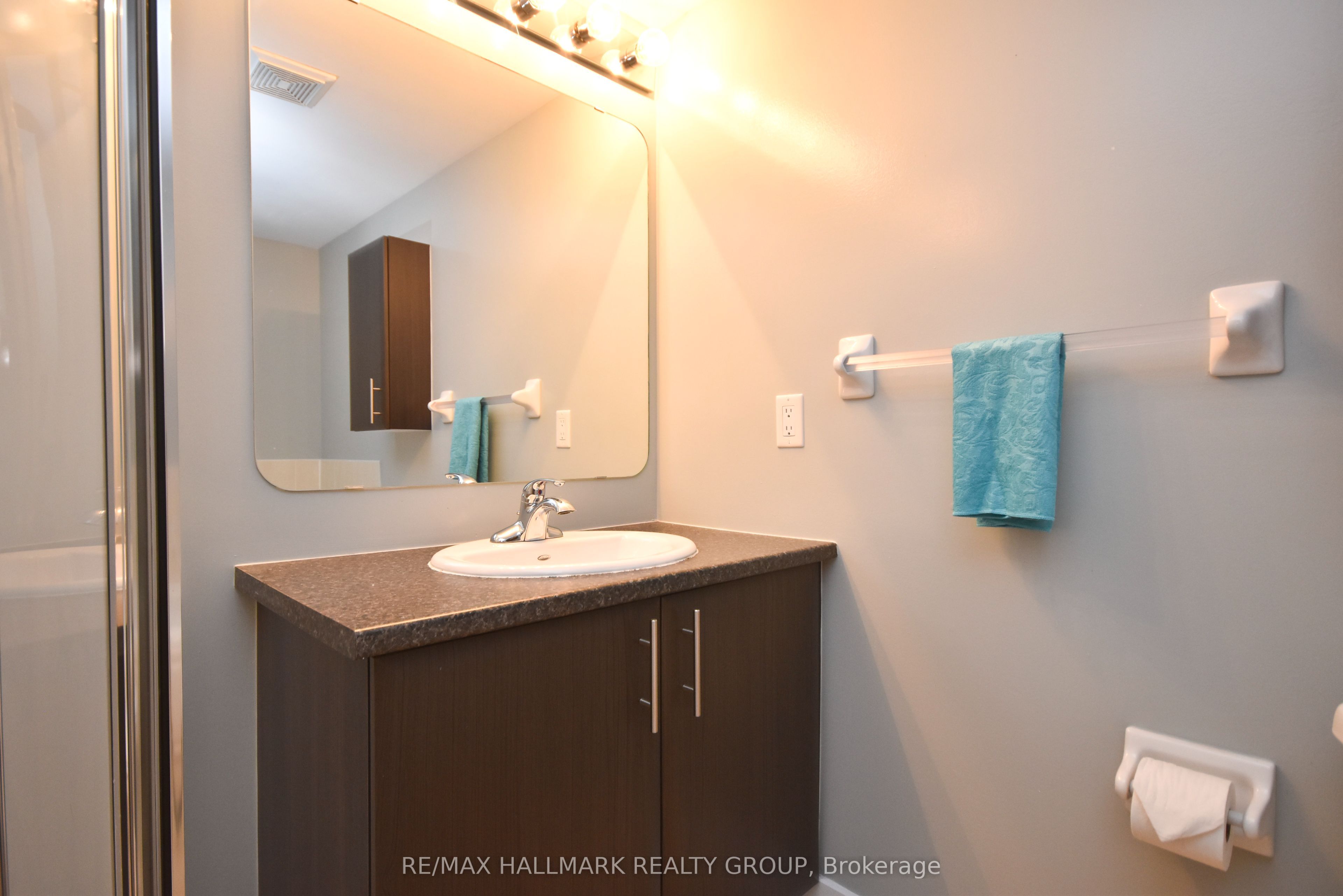 4528 Innes Road D Property Photo 27