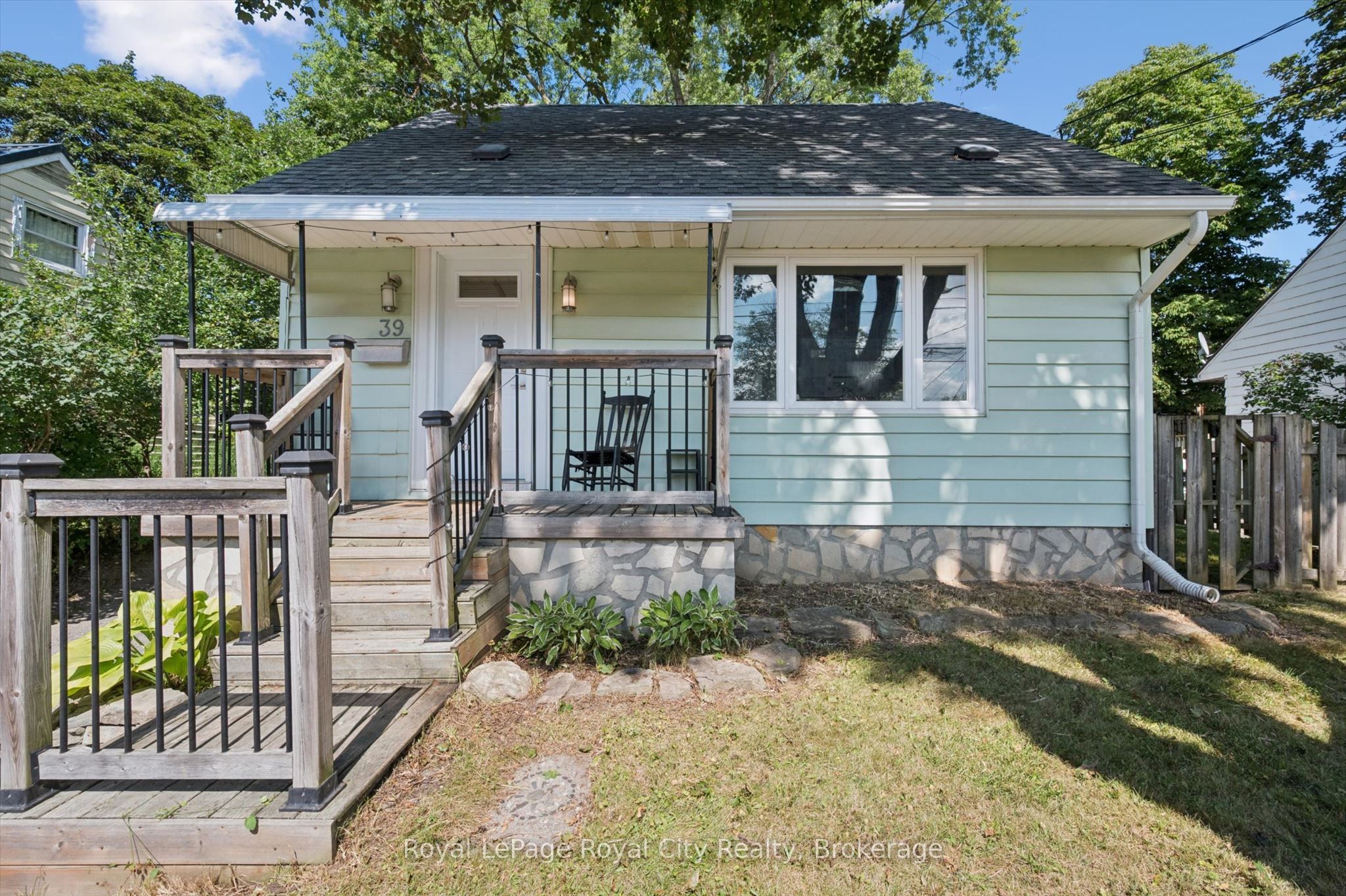 39 Ridgewood Avenue Property Photo 1