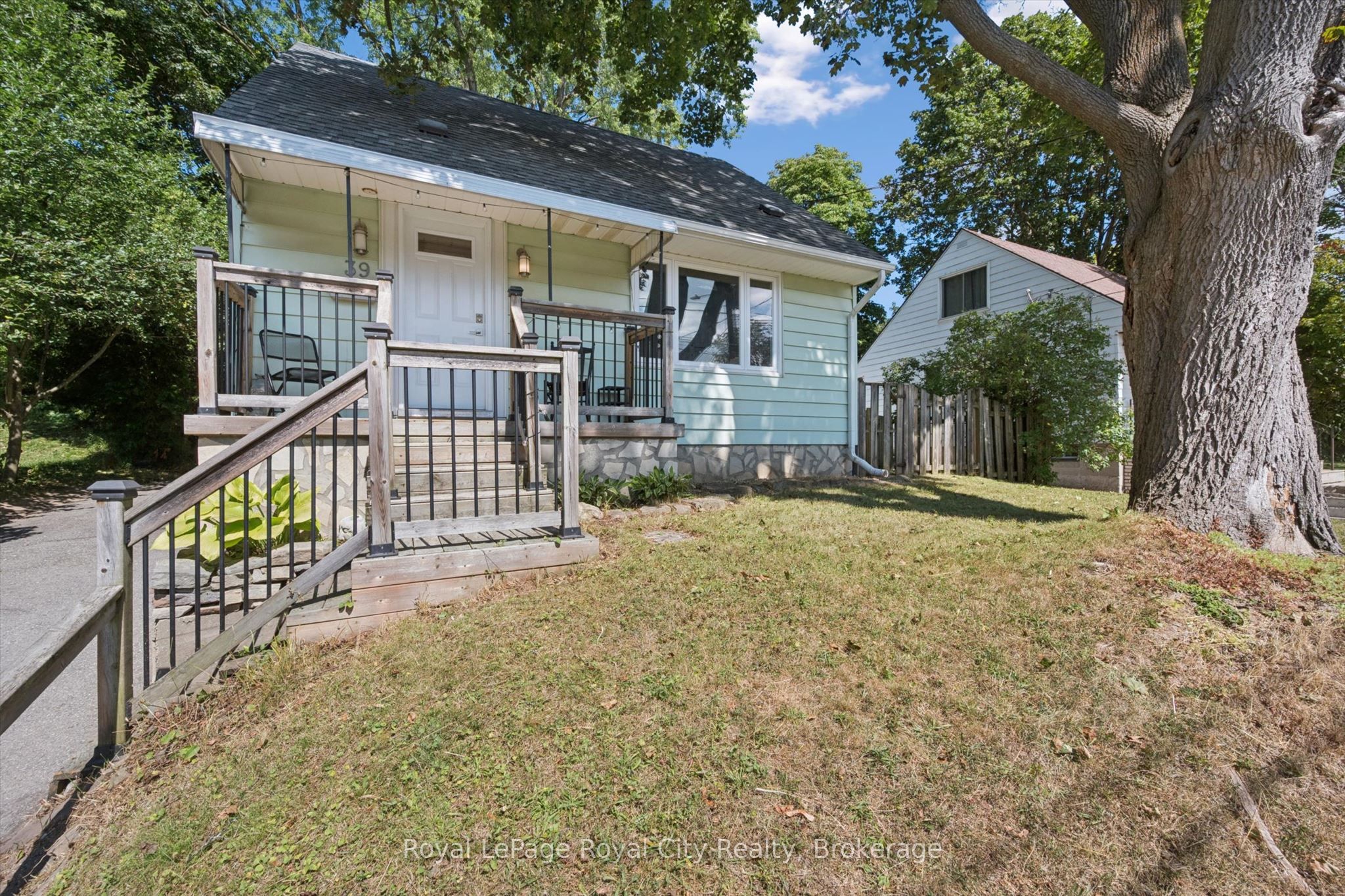 39 Ridgewood Avenue Property Photo 6