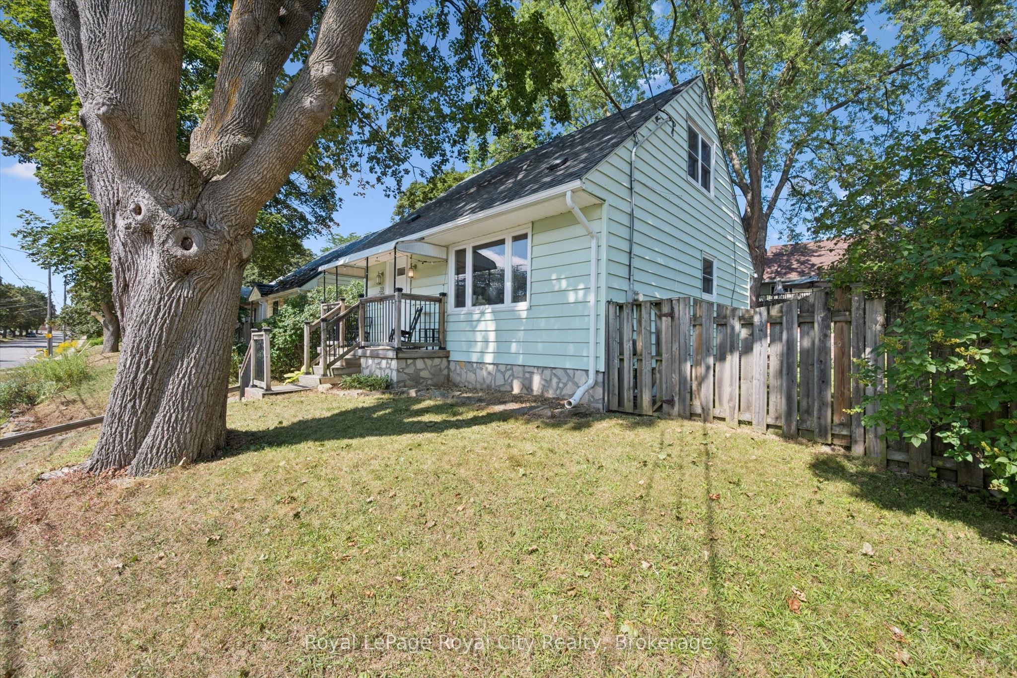 39 Ridgewood Avenue Property Photo 8