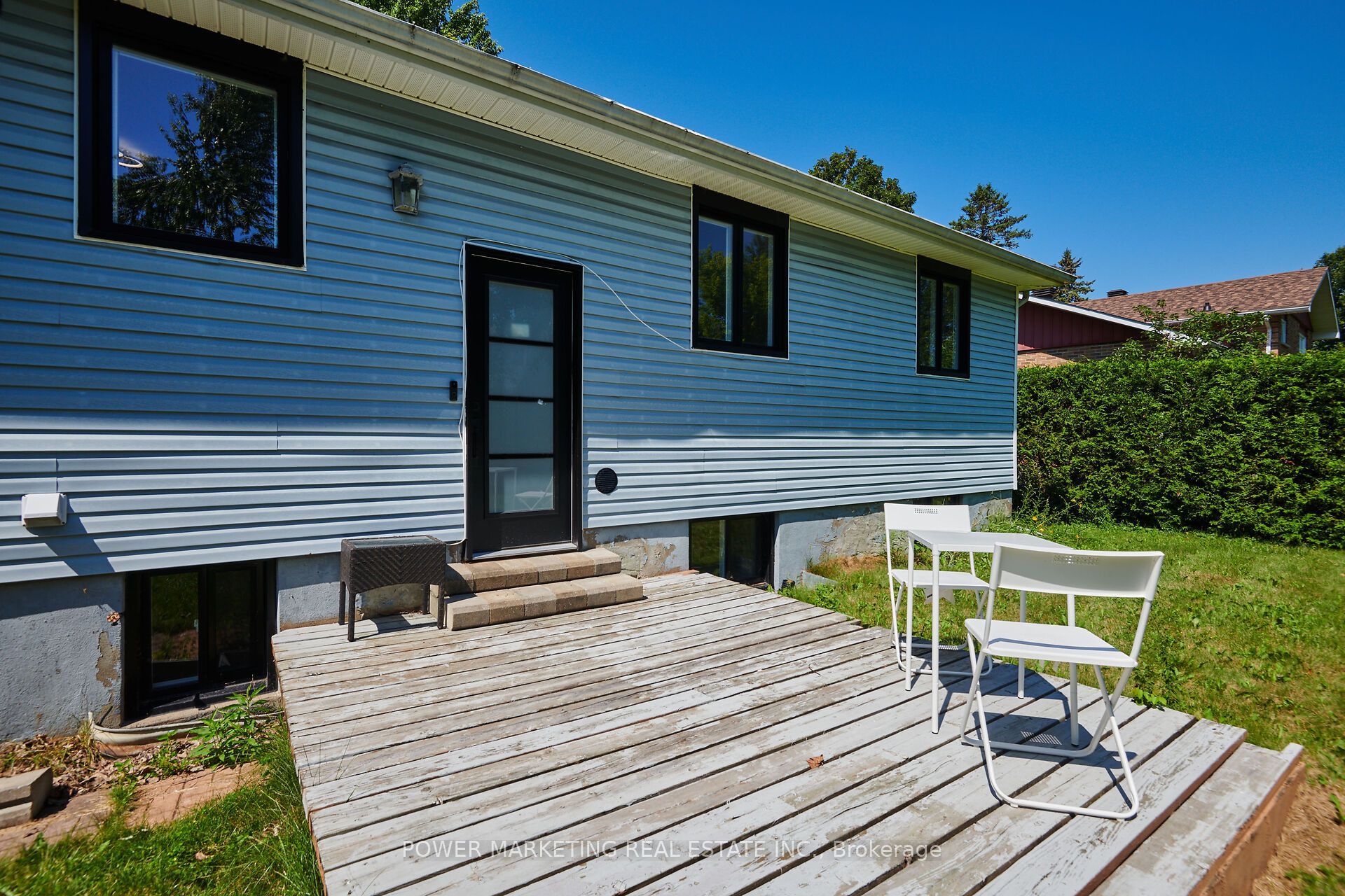 35 Tauvette Street Property Photo 28