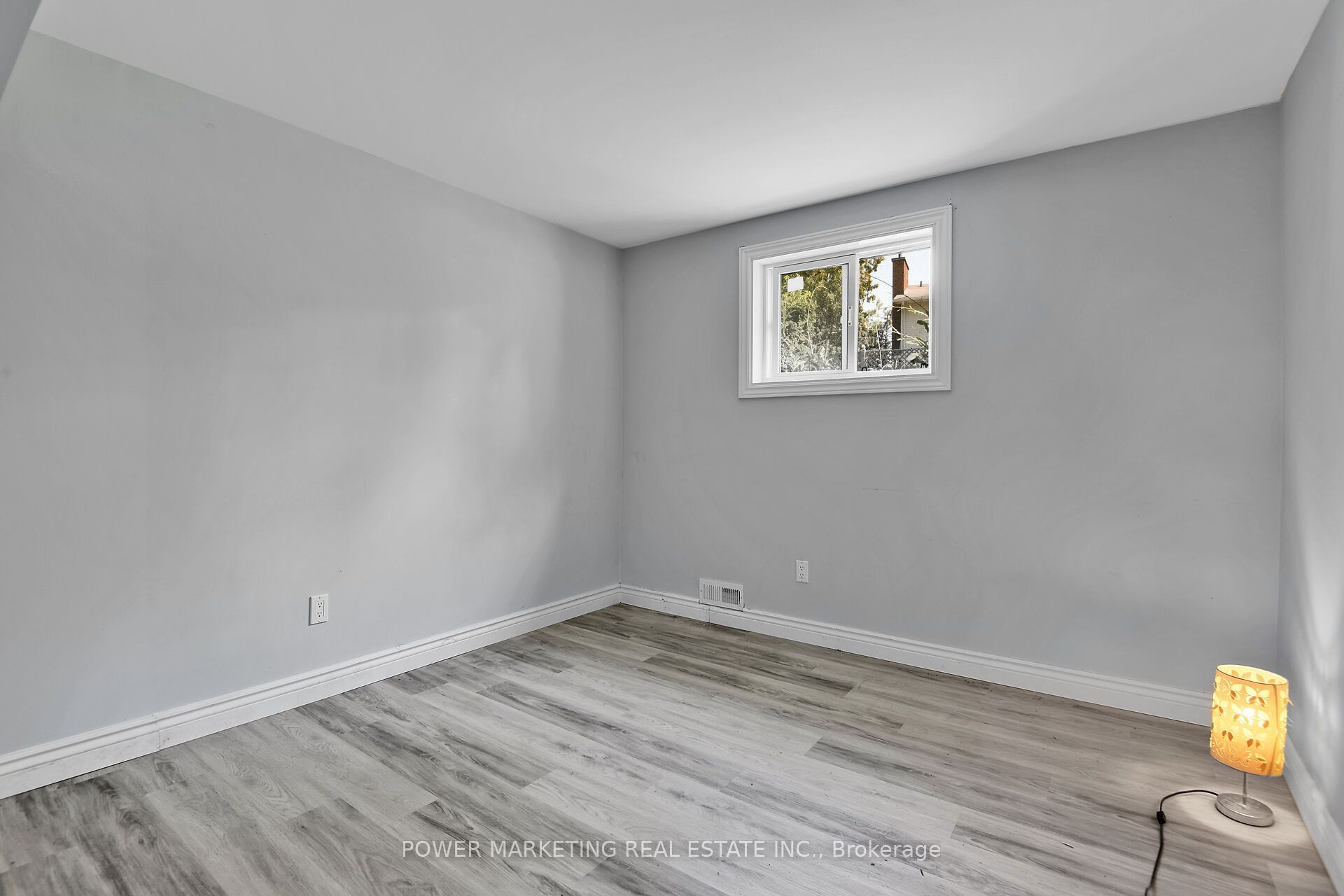 35 Tauvette Street Property Photo 37