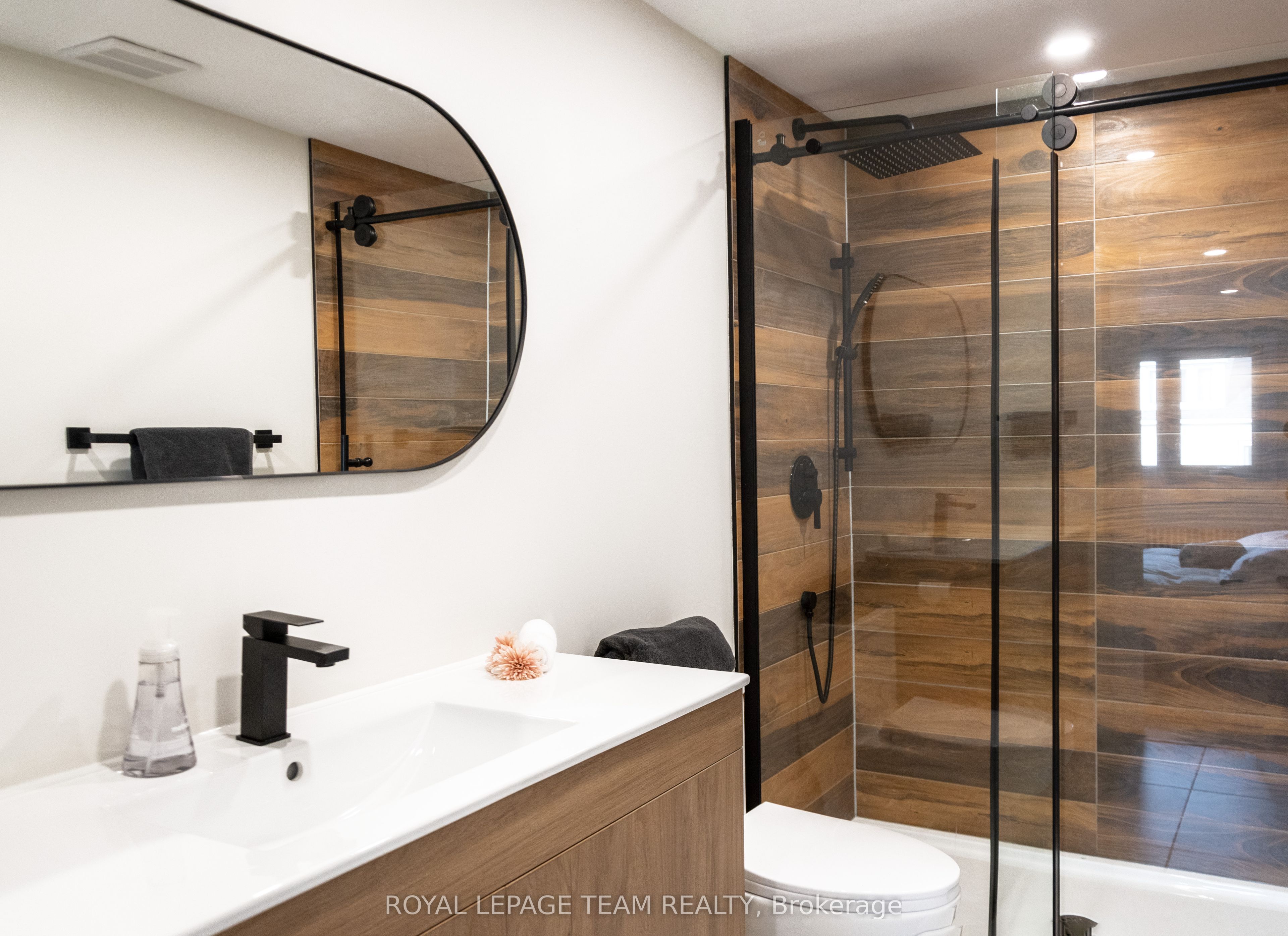 121 Carruthers Avenue Property Photo 10