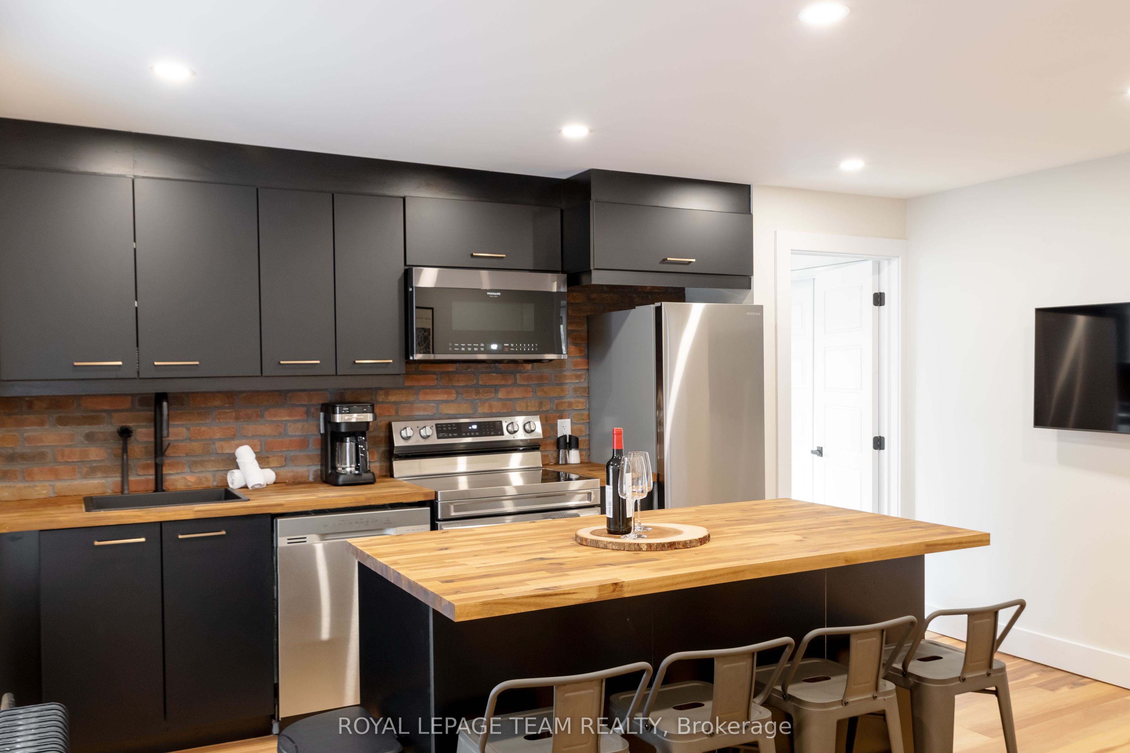 121 Carruthers Avenue Property Photo 13
