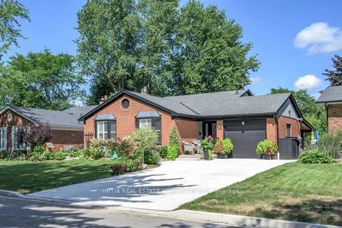 18 Hammond Crescent Property Photo 1