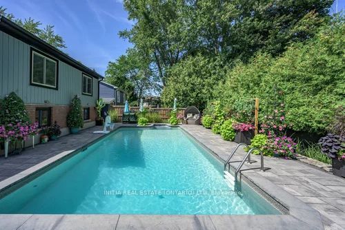 18 Hammond Crescent Property Photo 8