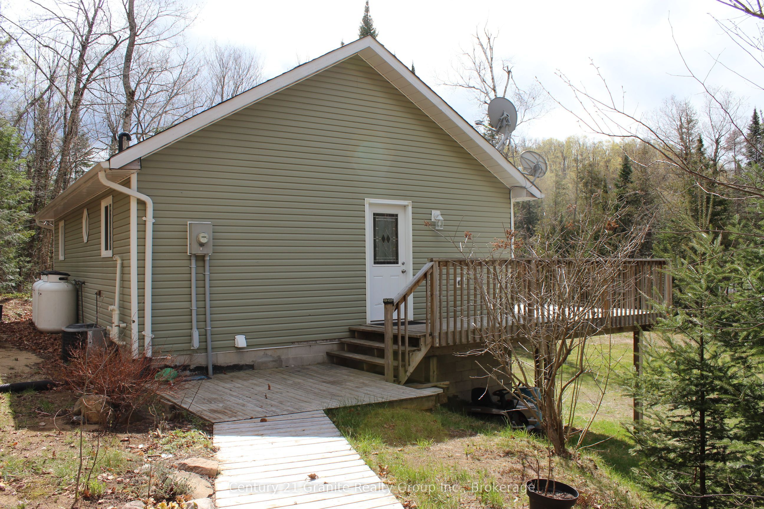 1037 Andek Trail Property Photo 2