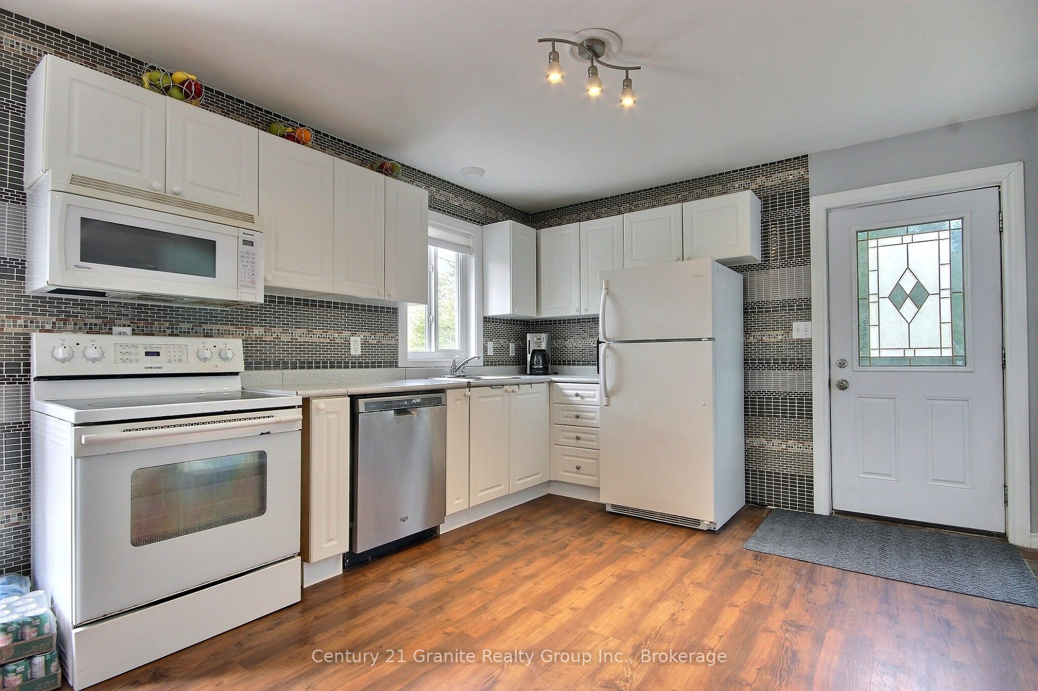 1037 Andek Trail Property Photo 4