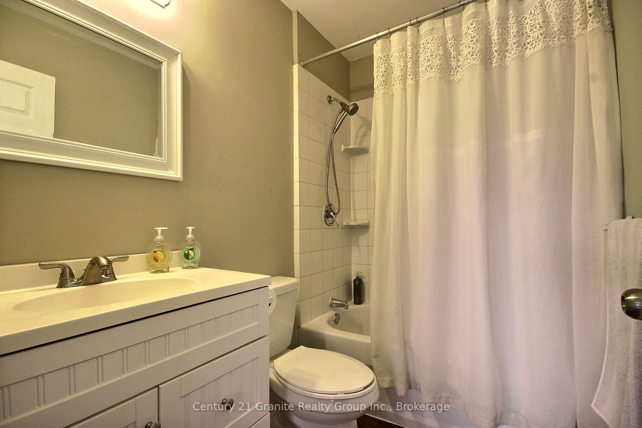 1037 Andek Trail Property Photo 8