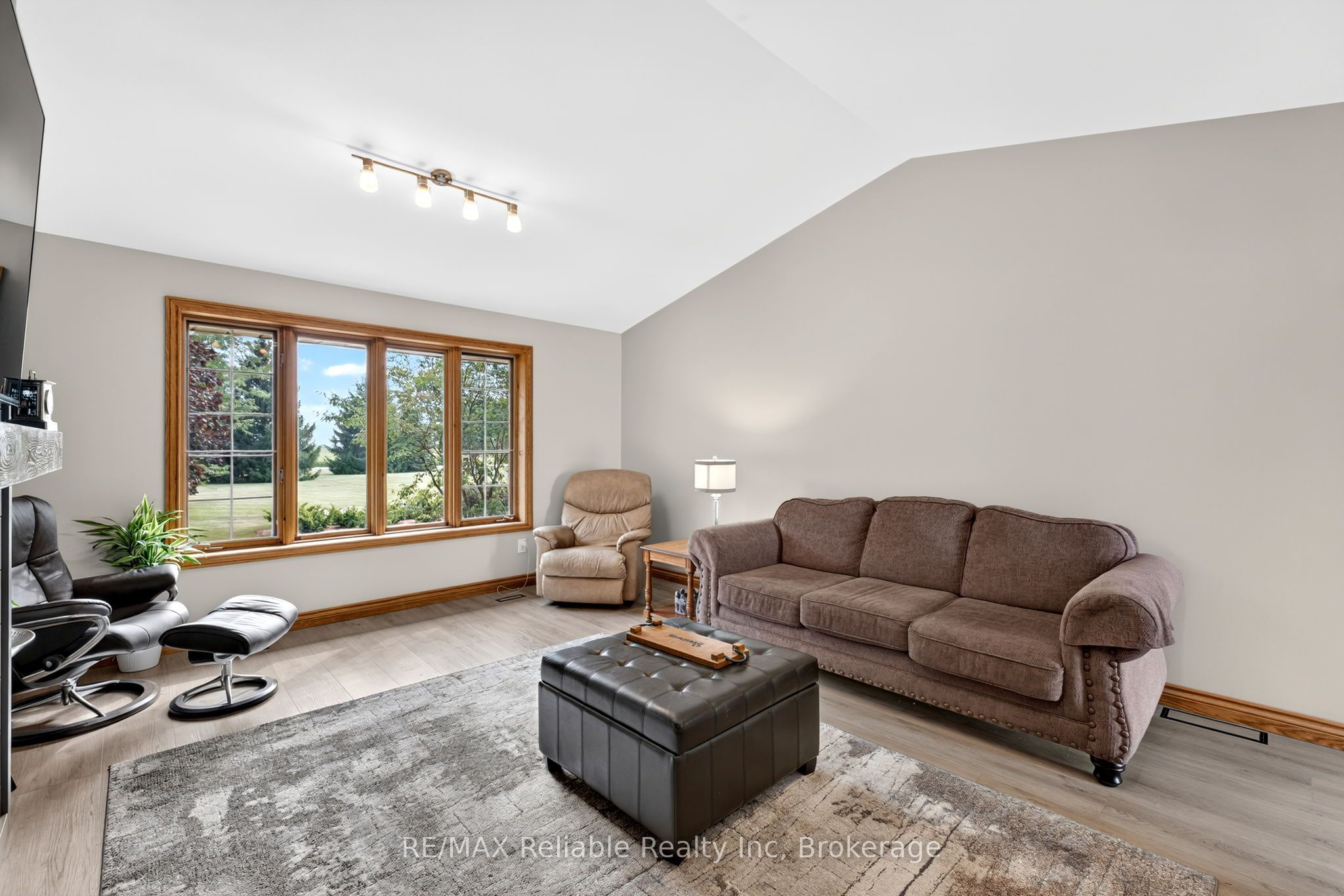 43804 Hydro Line Road Property Photo 14