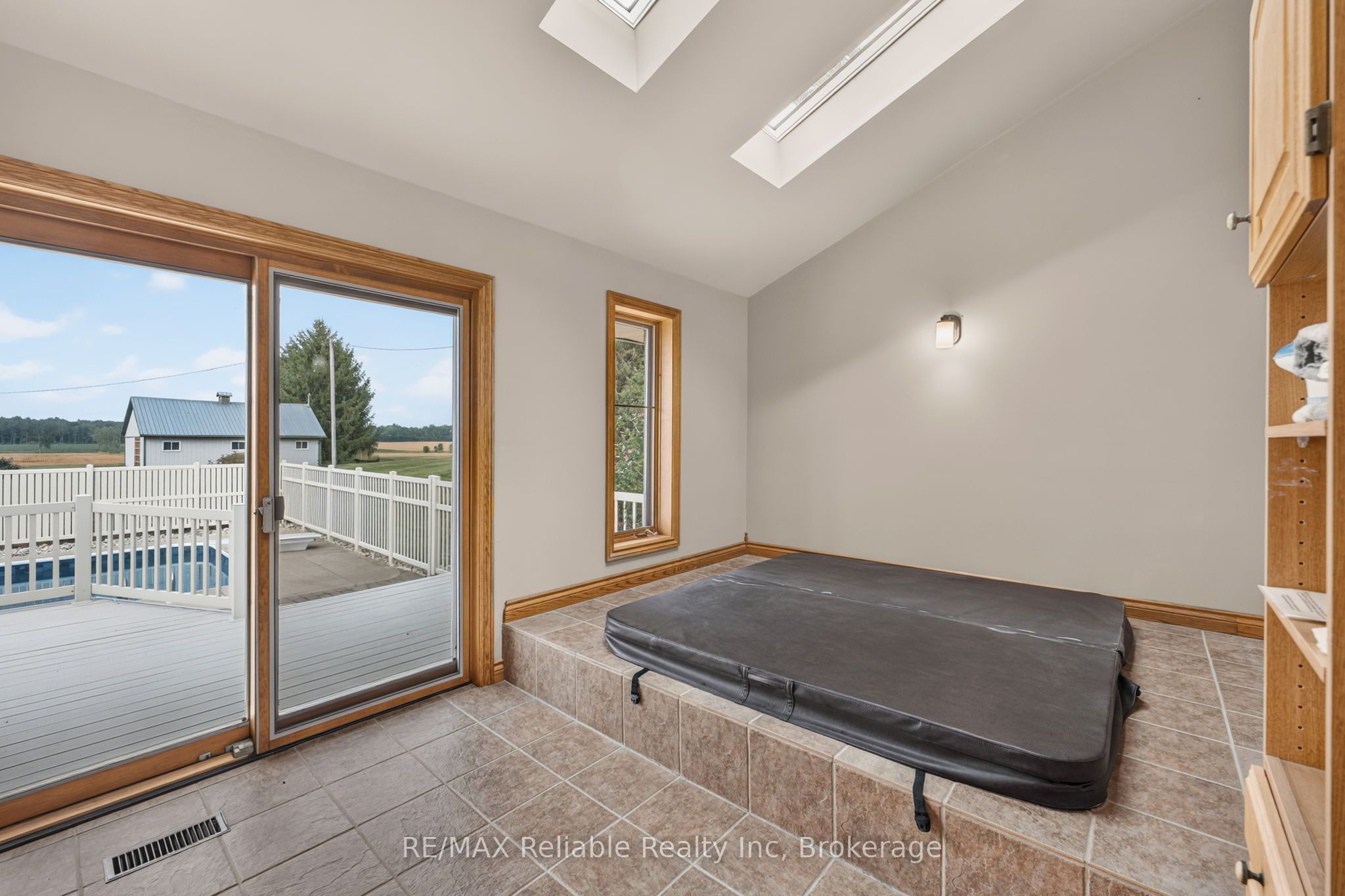 43804 Hydro Line Road Property Photo 16