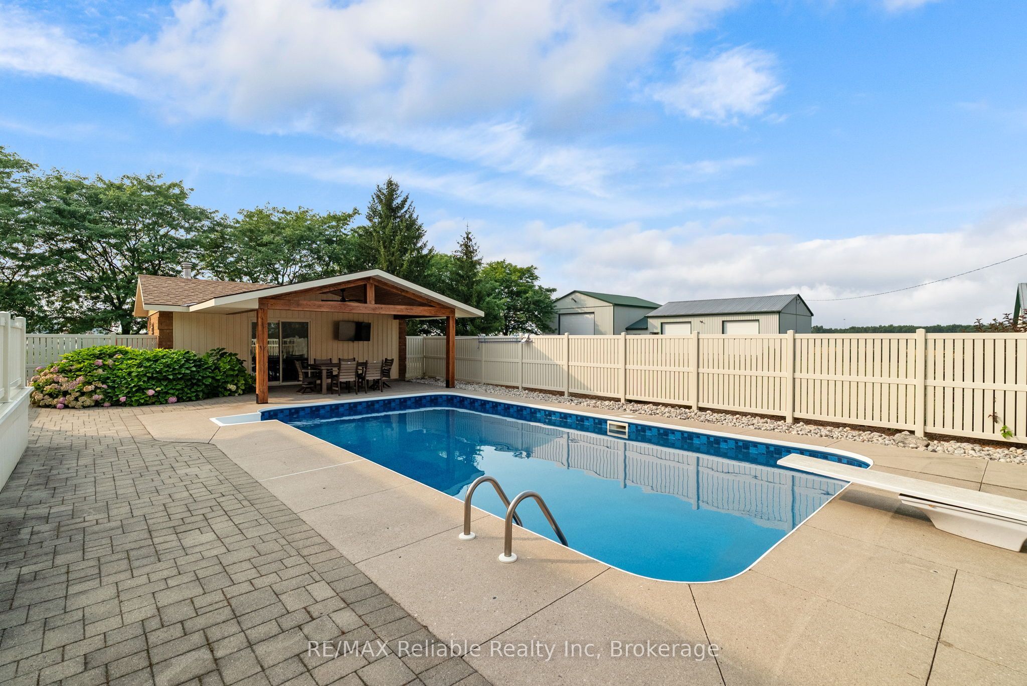 43804 Hydro Line Road Property Photo 32