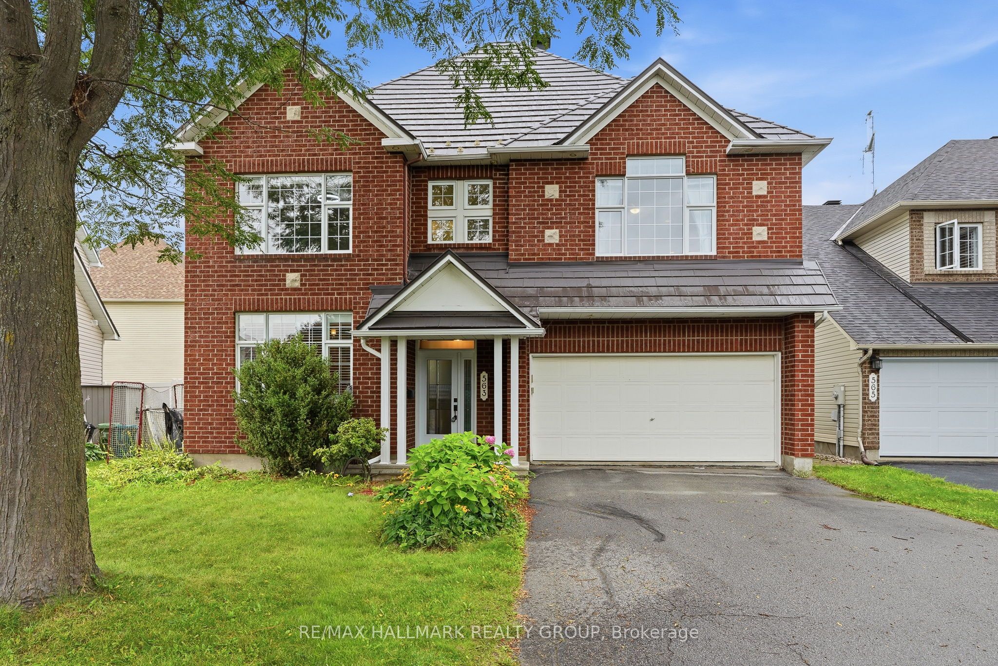 563 Evangeline Street Property Photo 1