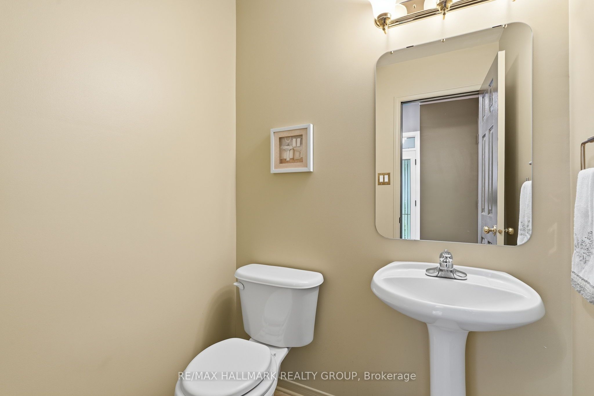 563 Evangeline Street Property Photo 10