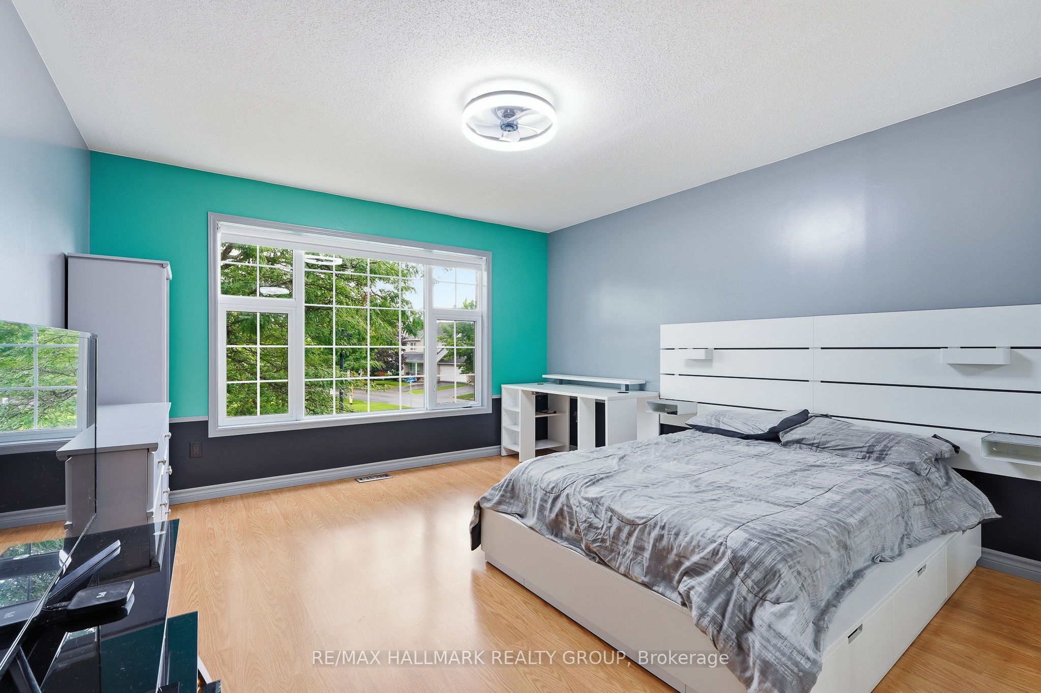 563 Evangeline Street Property Photo 21