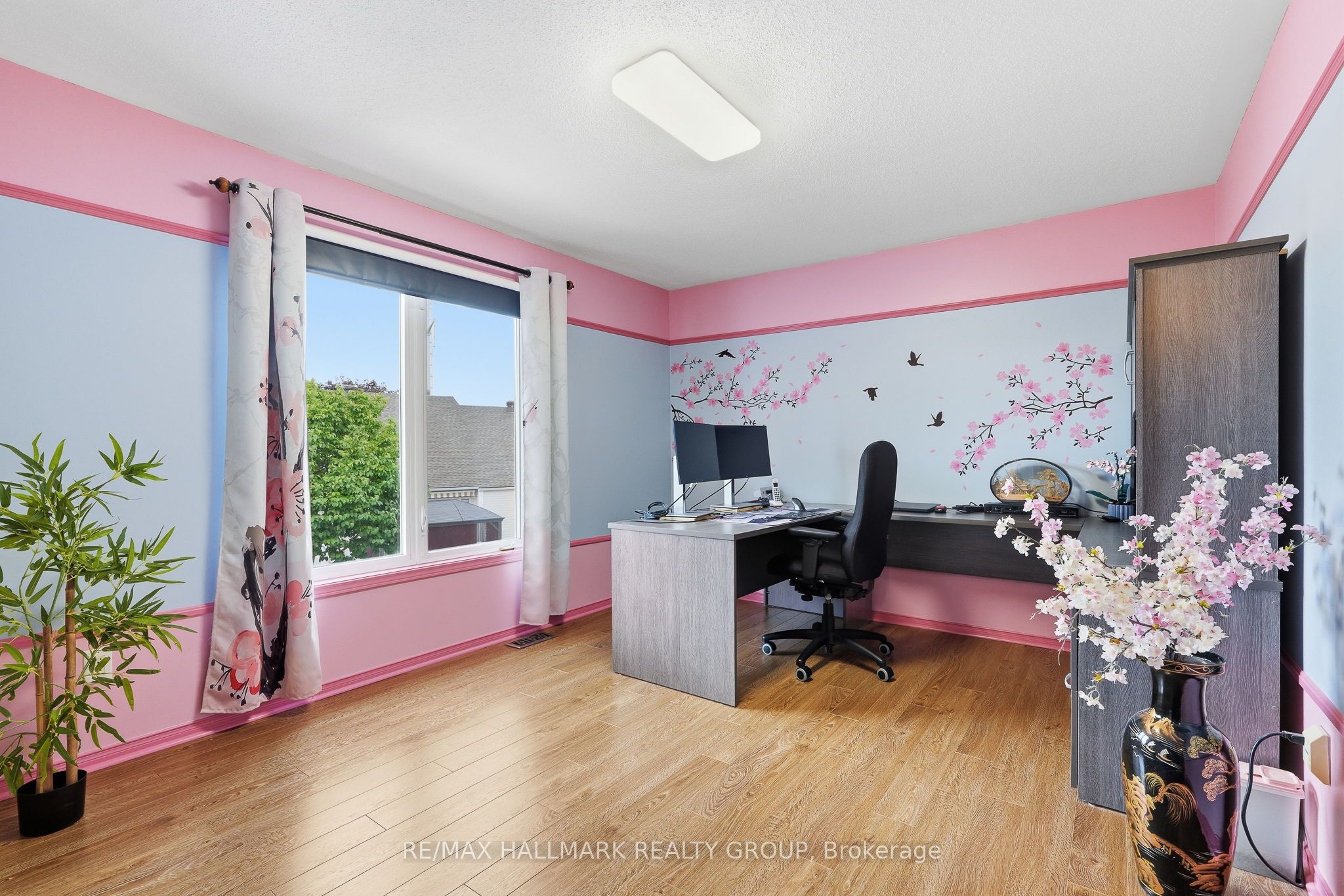 563 Evangeline Street Property Photo 26