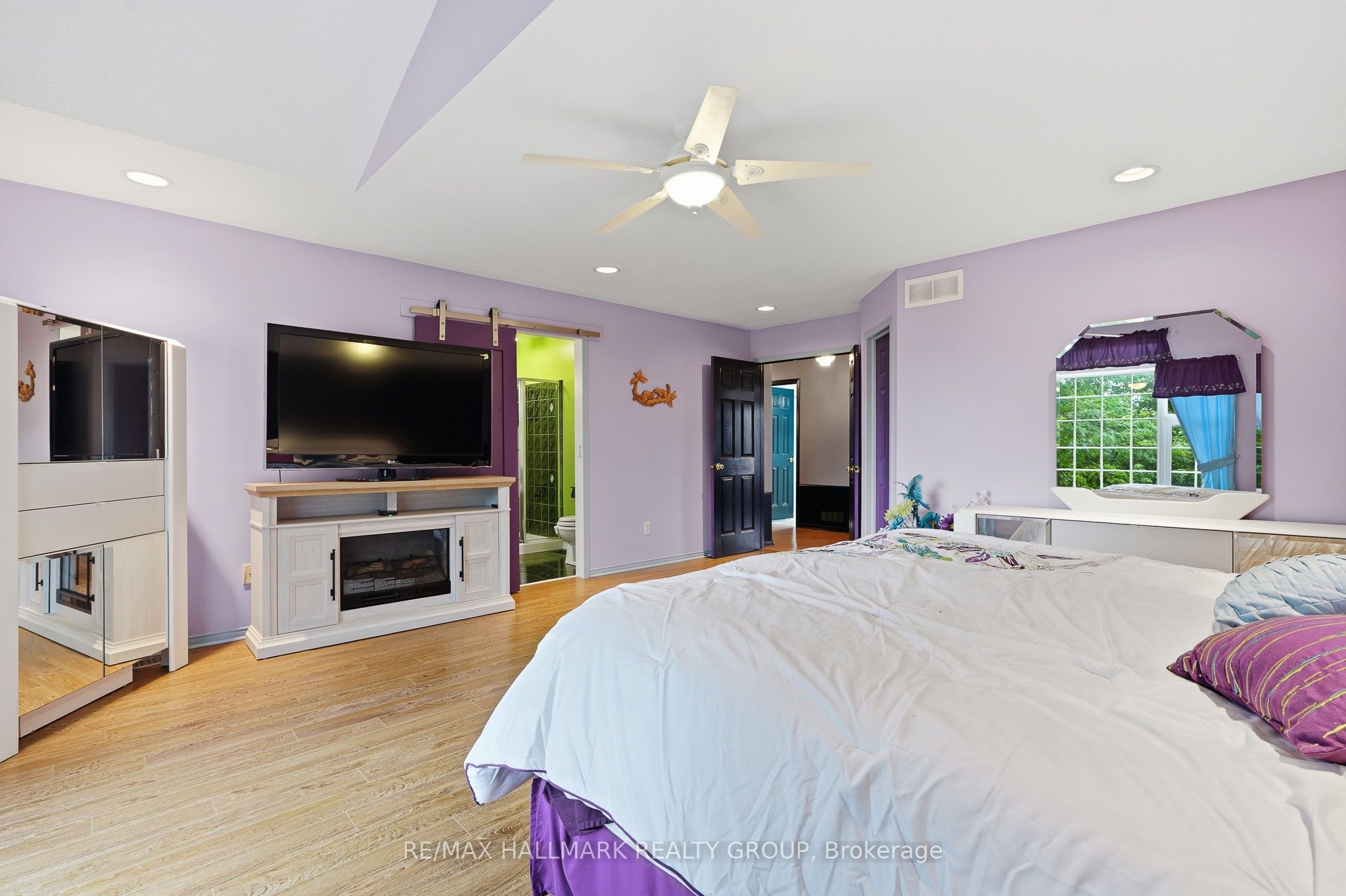 563 Evangeline Street Property Photo 28