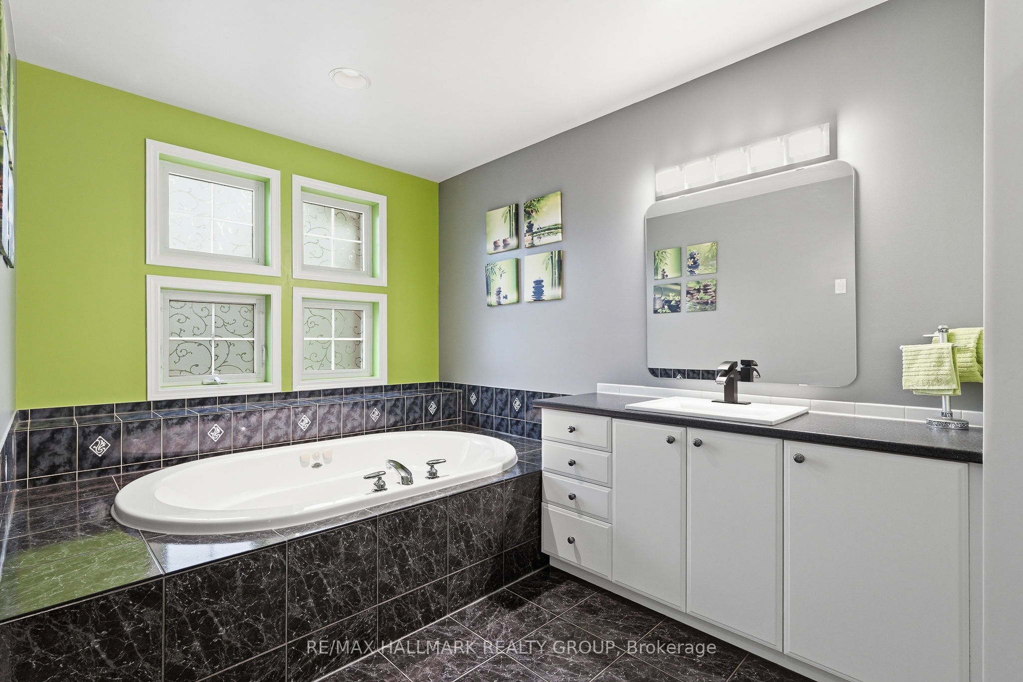 563 Evangeline Street Property Photo 29