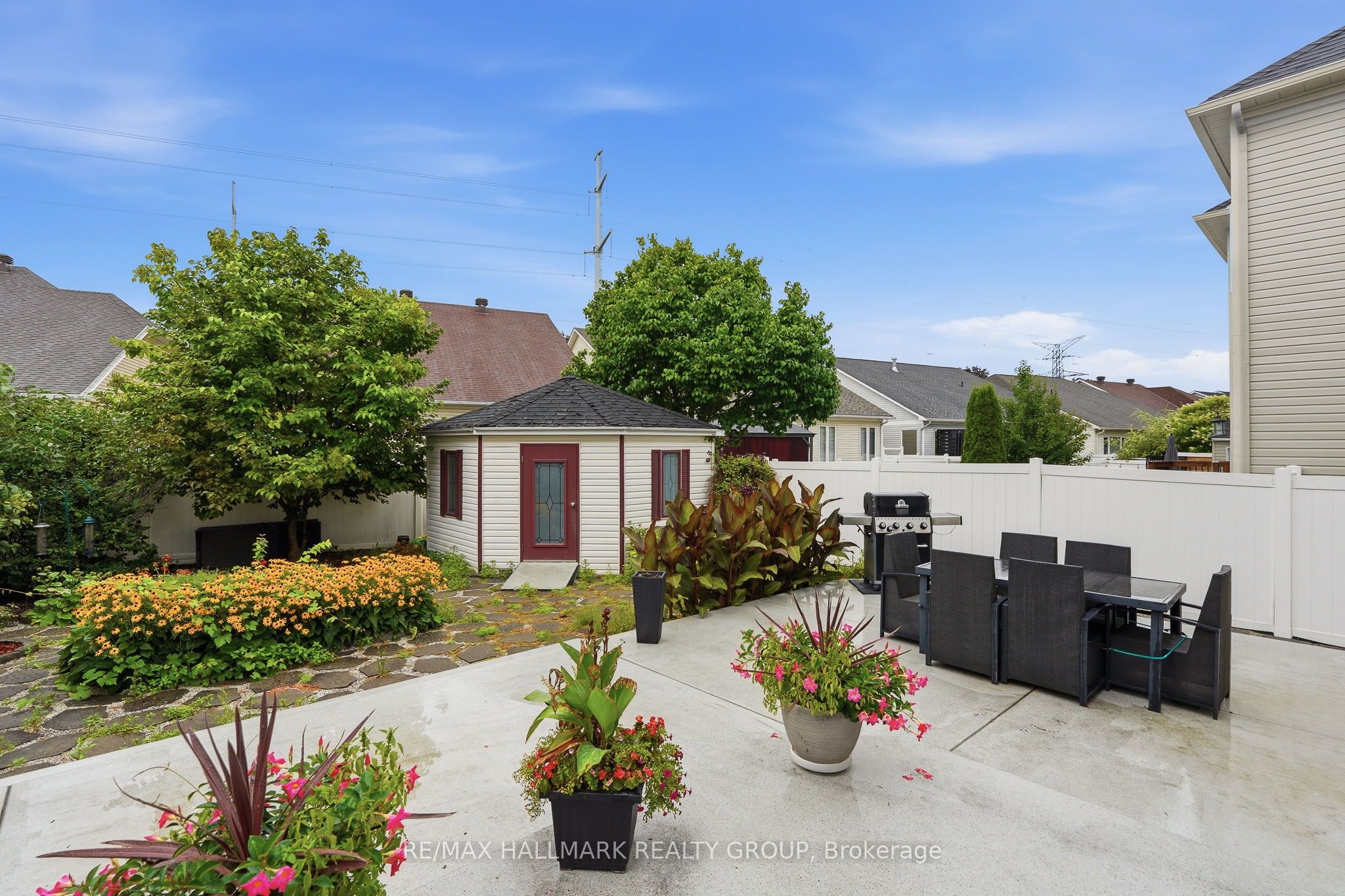 563 Evangeline Street Property Photo 40
