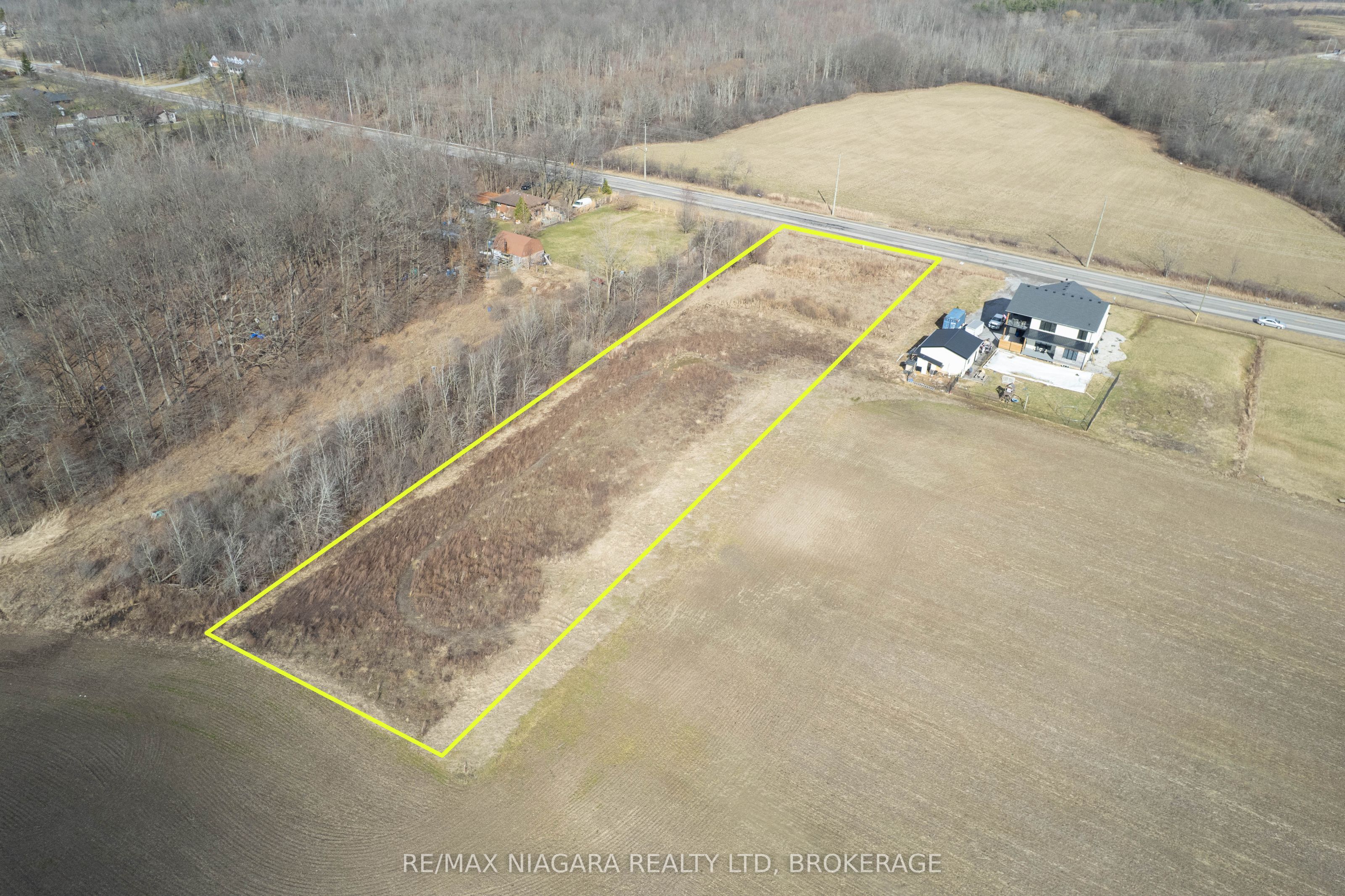 1577 Stevensville Road Property Photo 1