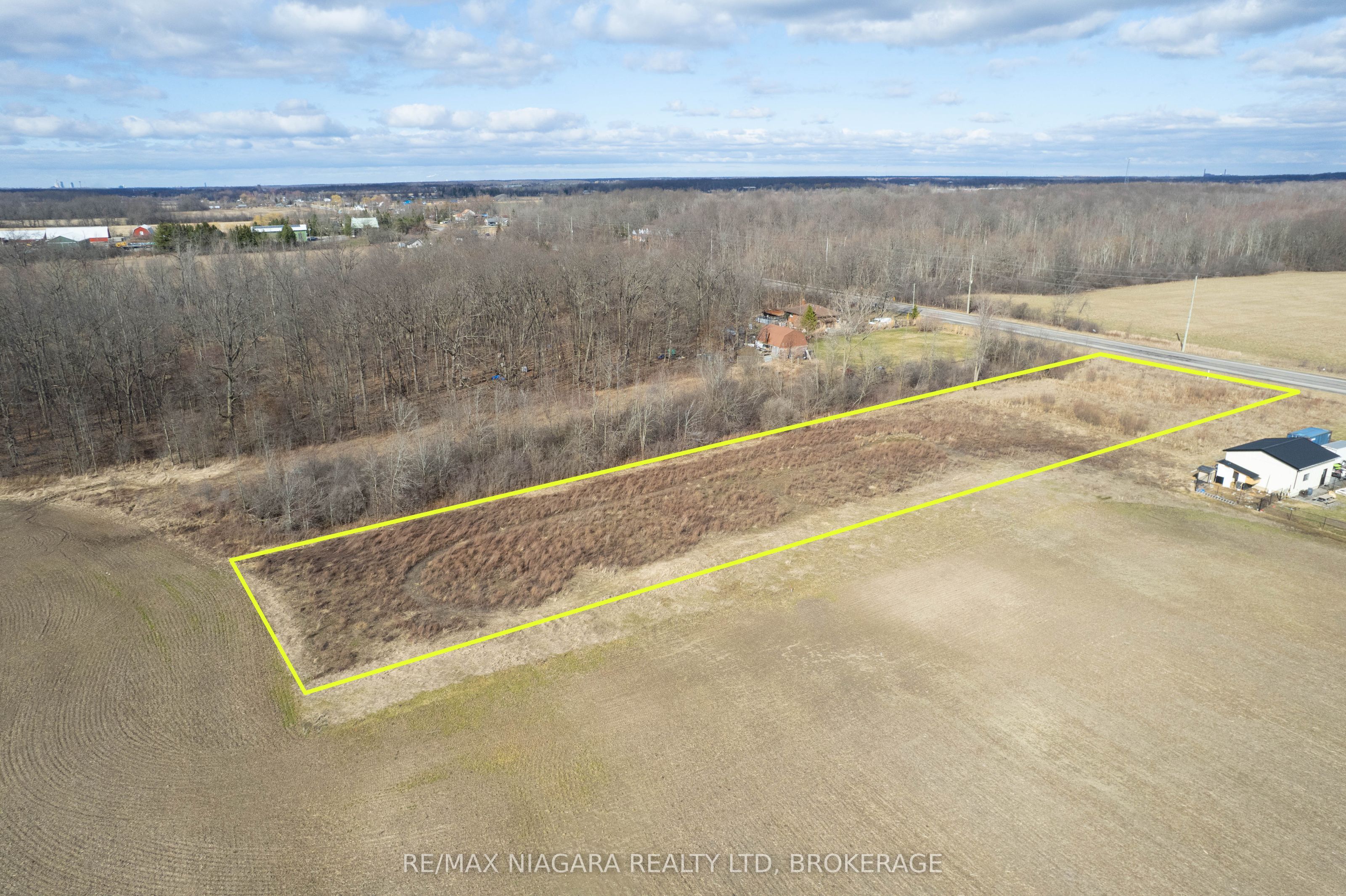 1577 Stevensville Road Property Photo 5