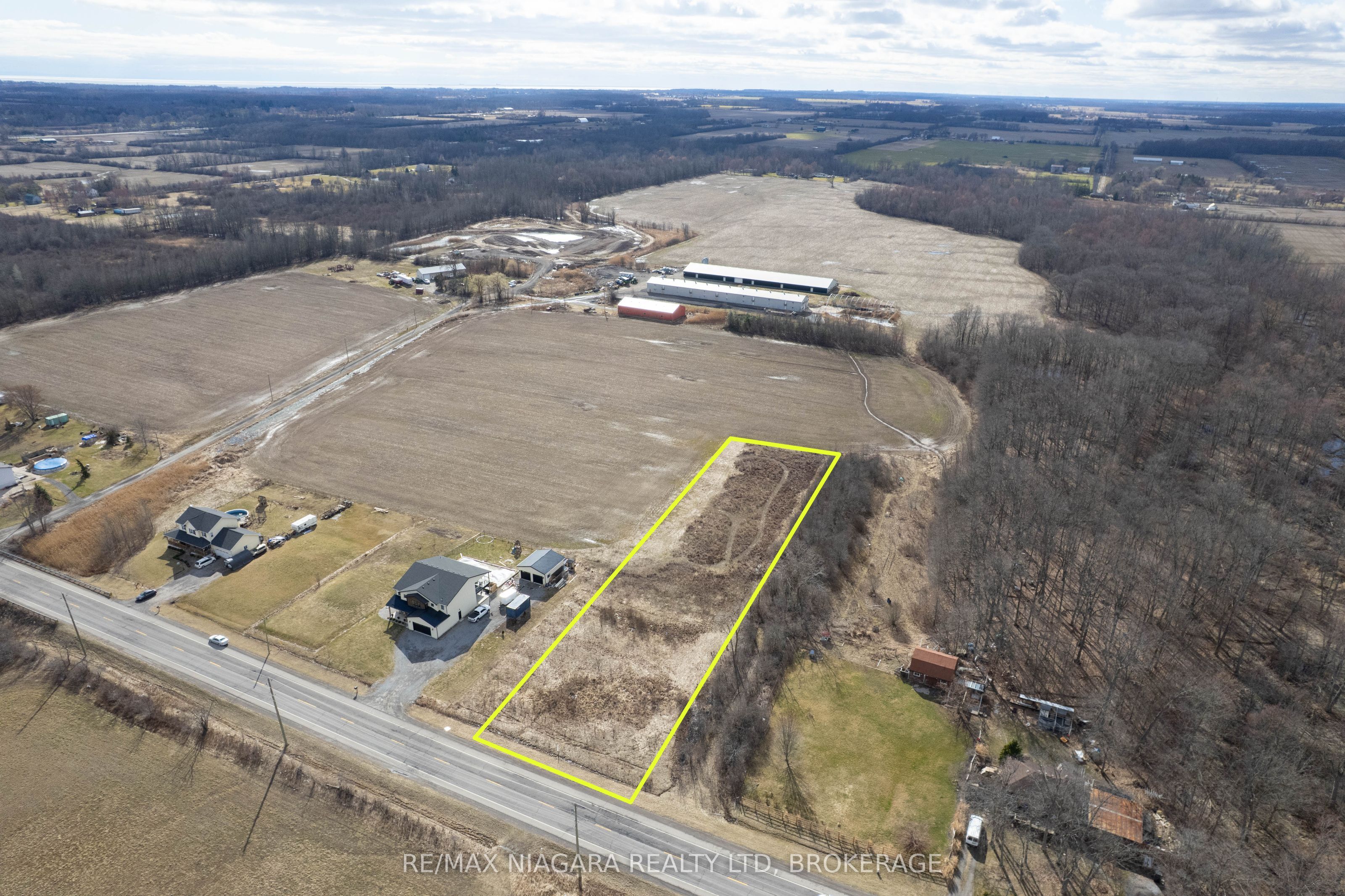 1577 Stevensville Road Property Photo 8