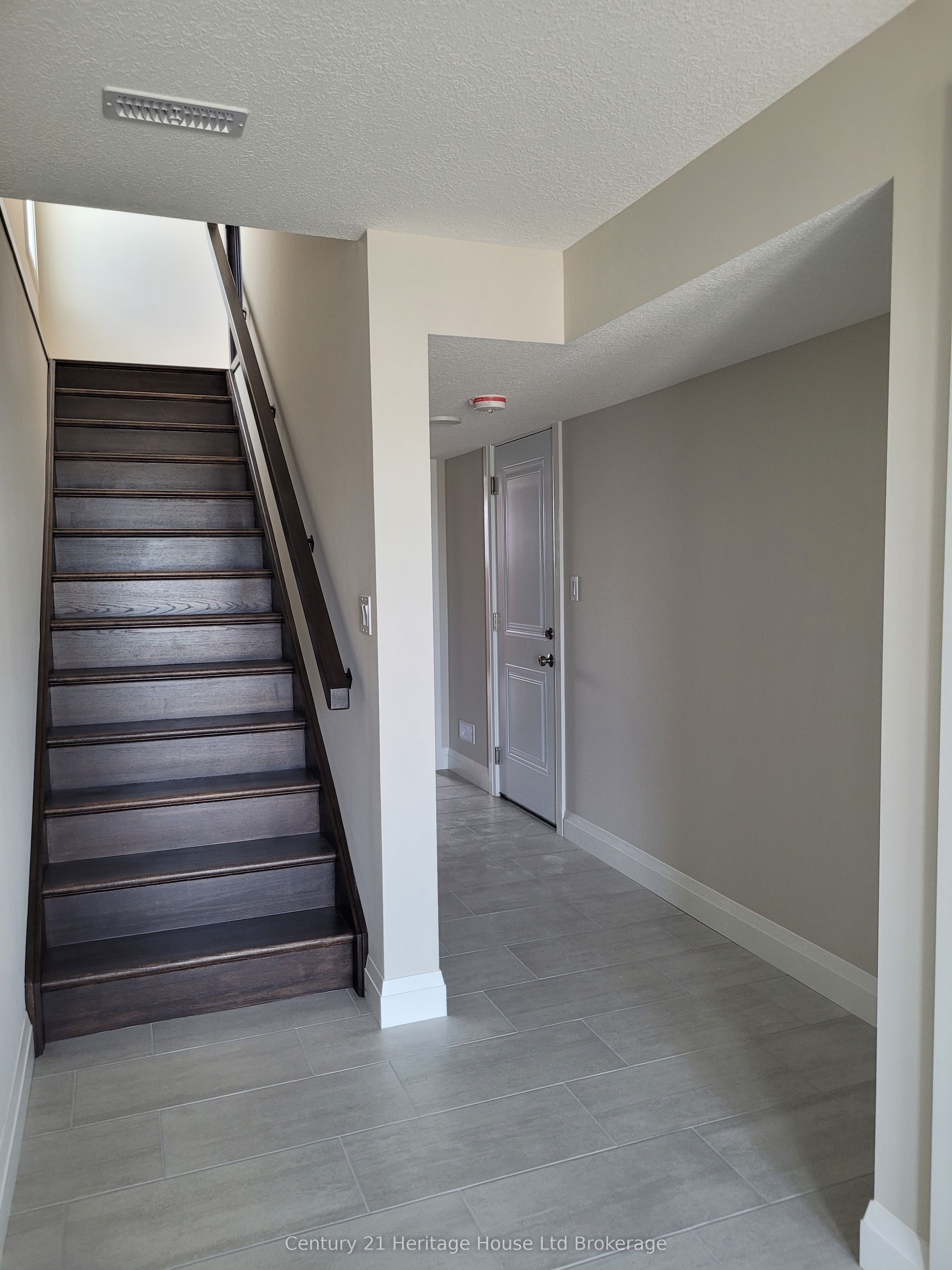 310 Kading Crescent Property Photo 5