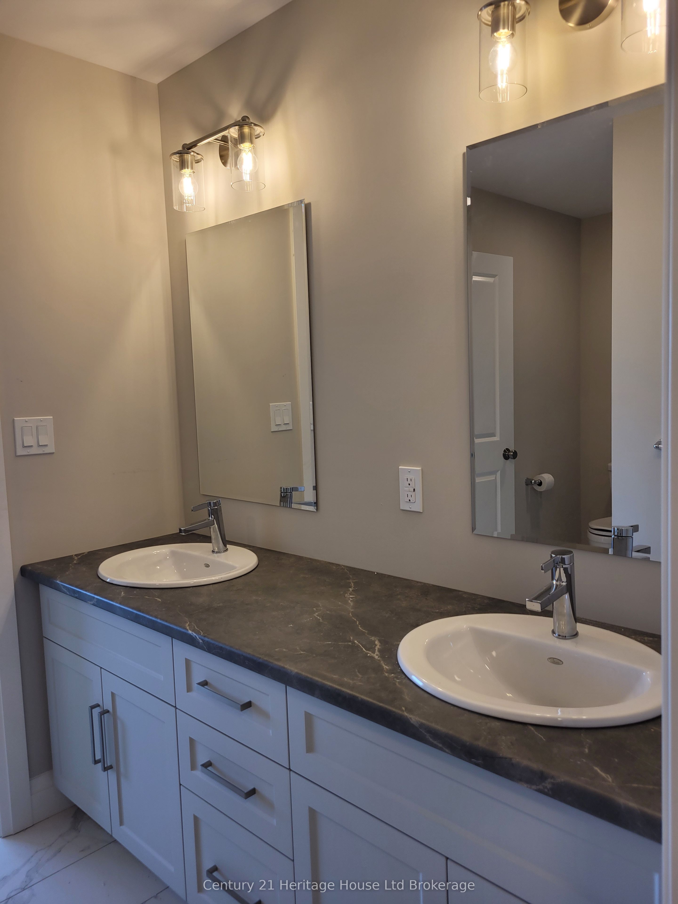 310 Kading Crescent Property Photo 20