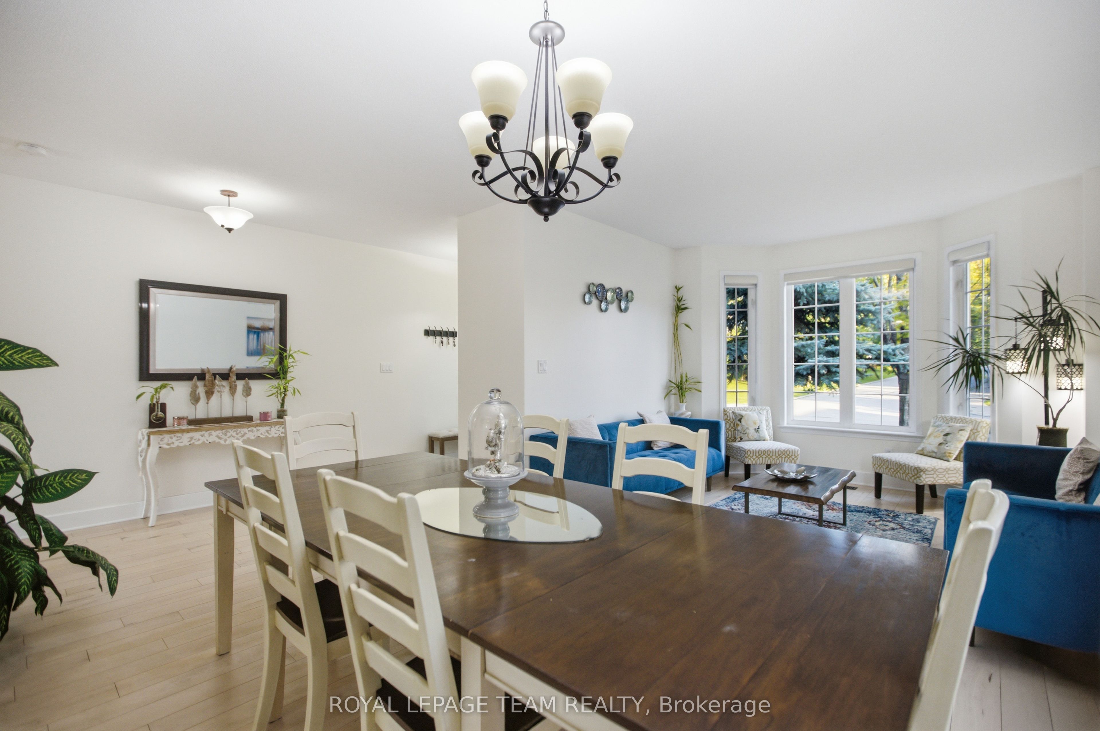 790 Kilbirnie Drive Property Photo 6