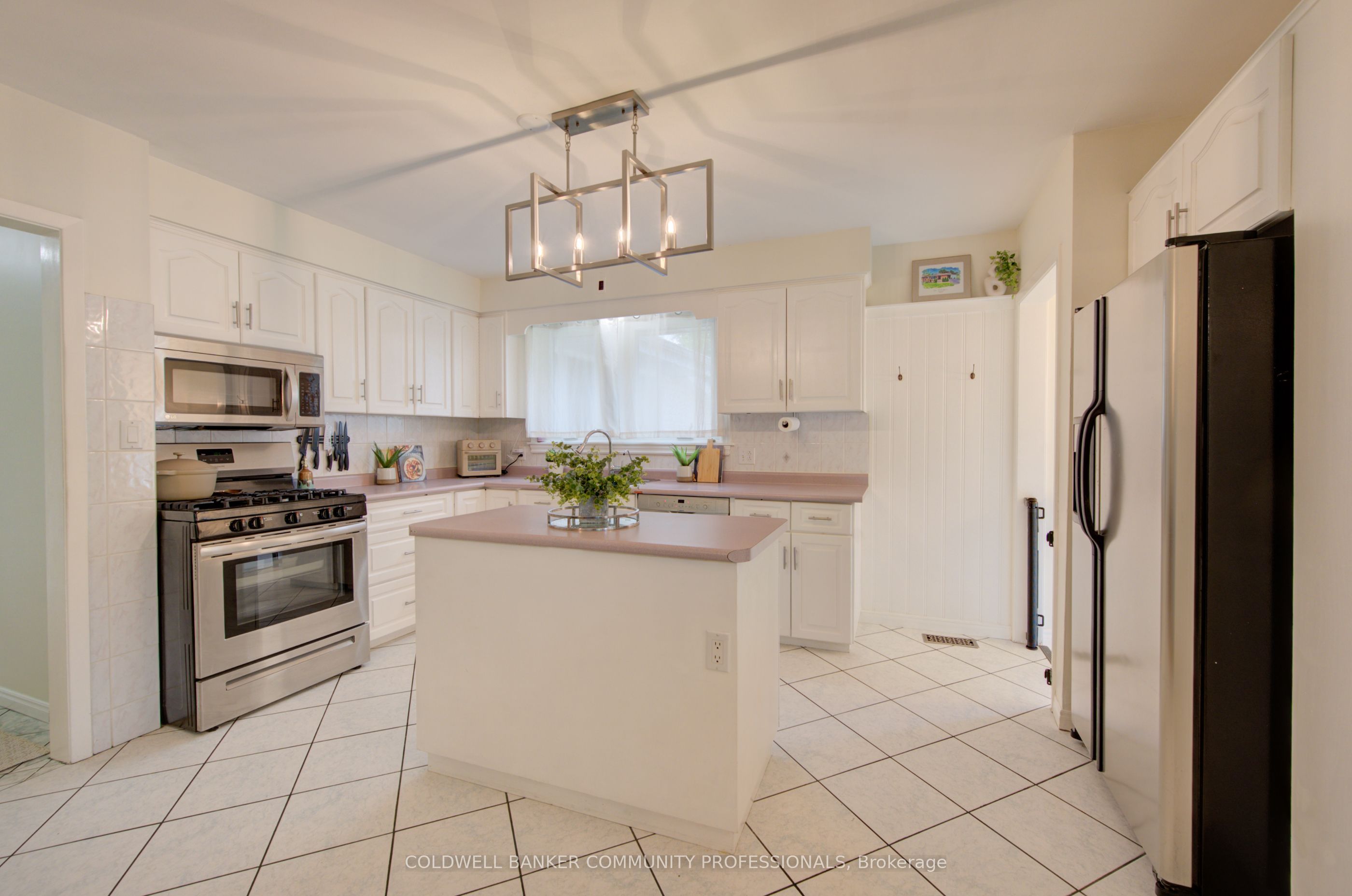 2 Allanton Boulevard Property Photo 6
