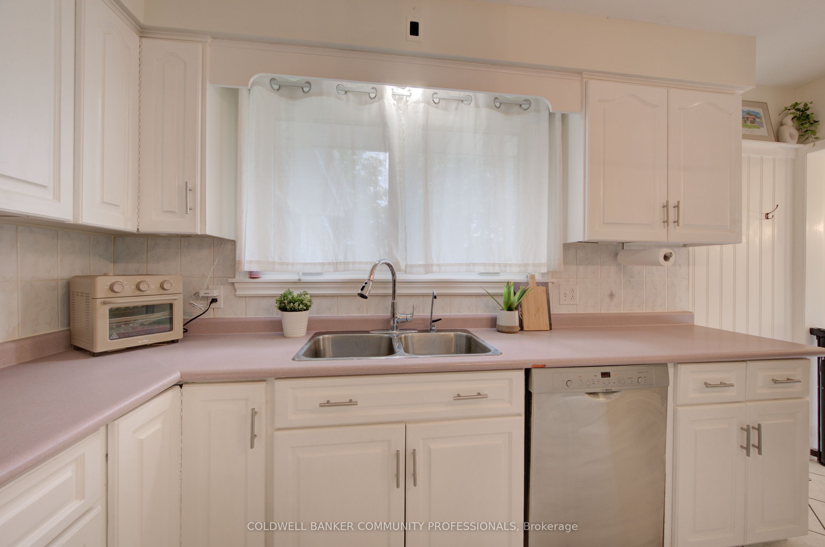 2 Allanton Boulevard Property Photo 10