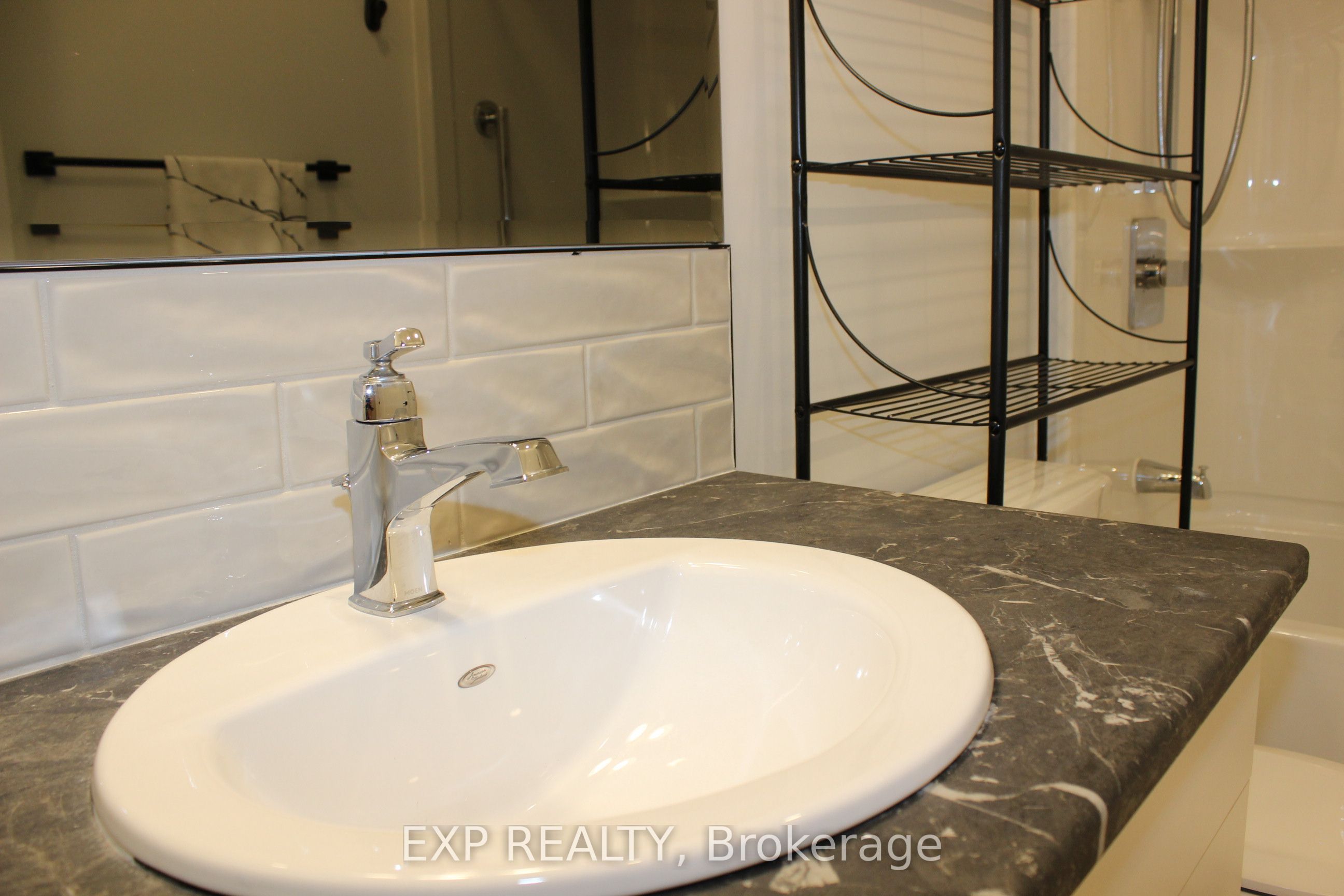 9 Kent Street Property Photo 8