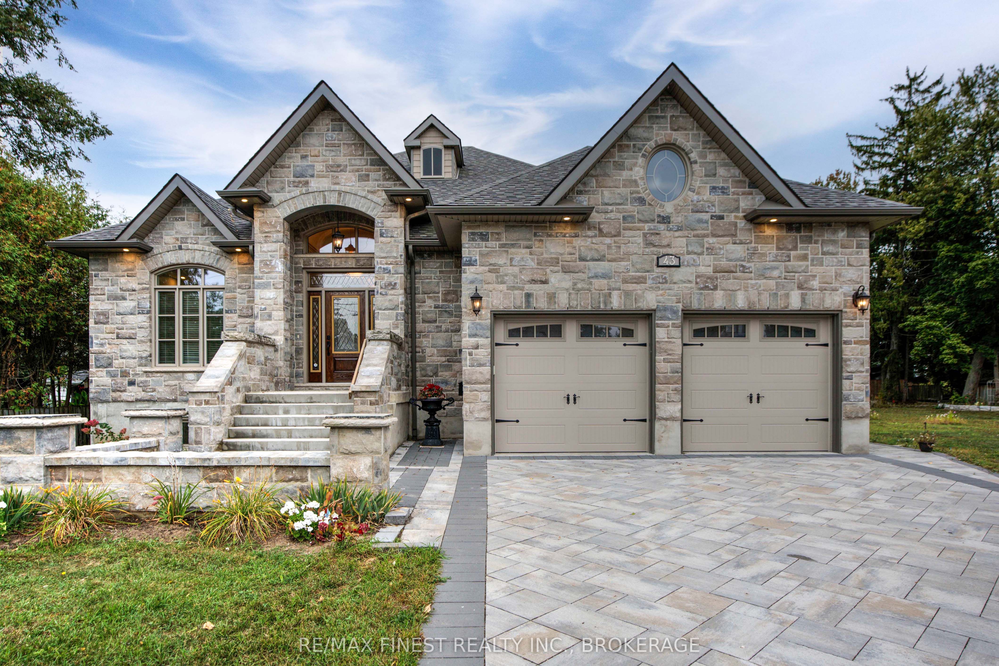 43 Crerar Boulevard Property Photo 1