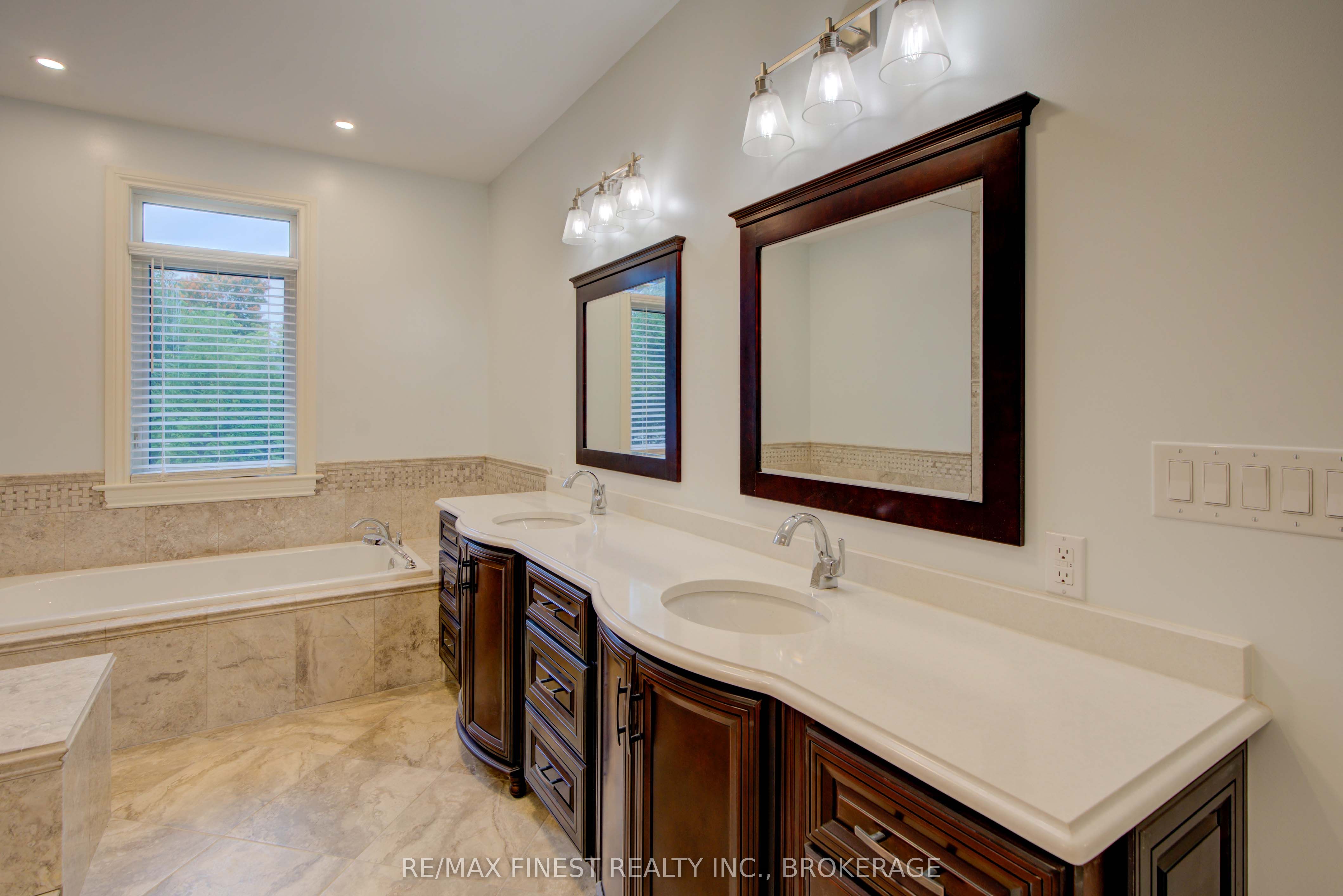 43 Crerar Boulevard Property Photo 29